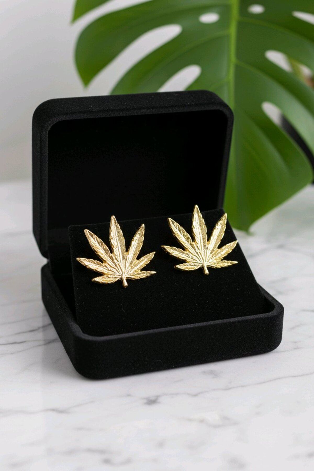 Gold Yaprak Küpe