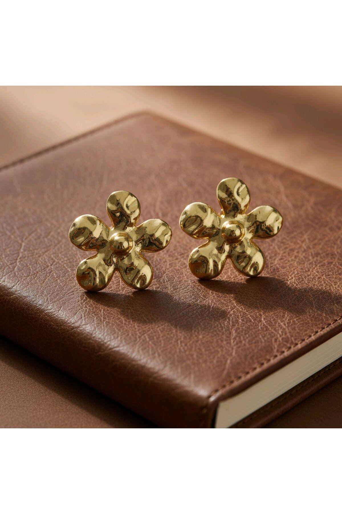Gold Çiçek Küpe