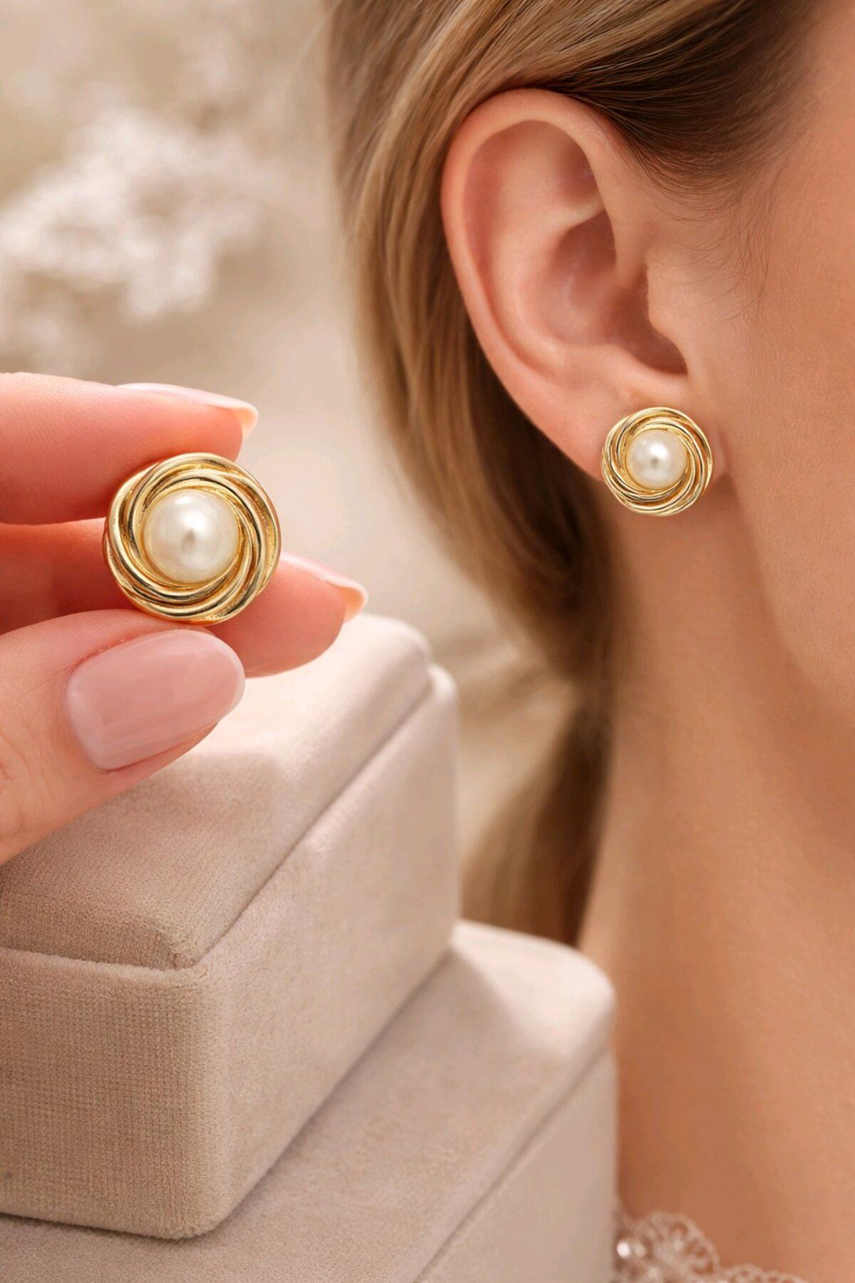 Gold Krem İnci Küpe