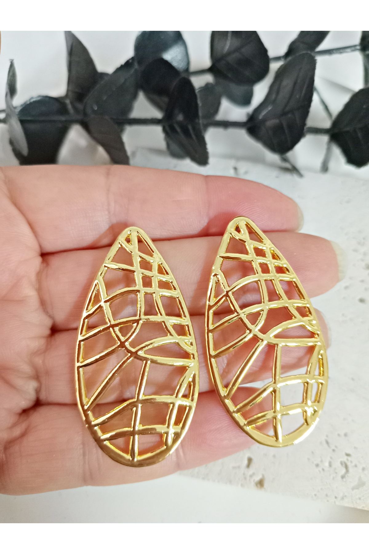 Gold Uzun Delikli Küpe