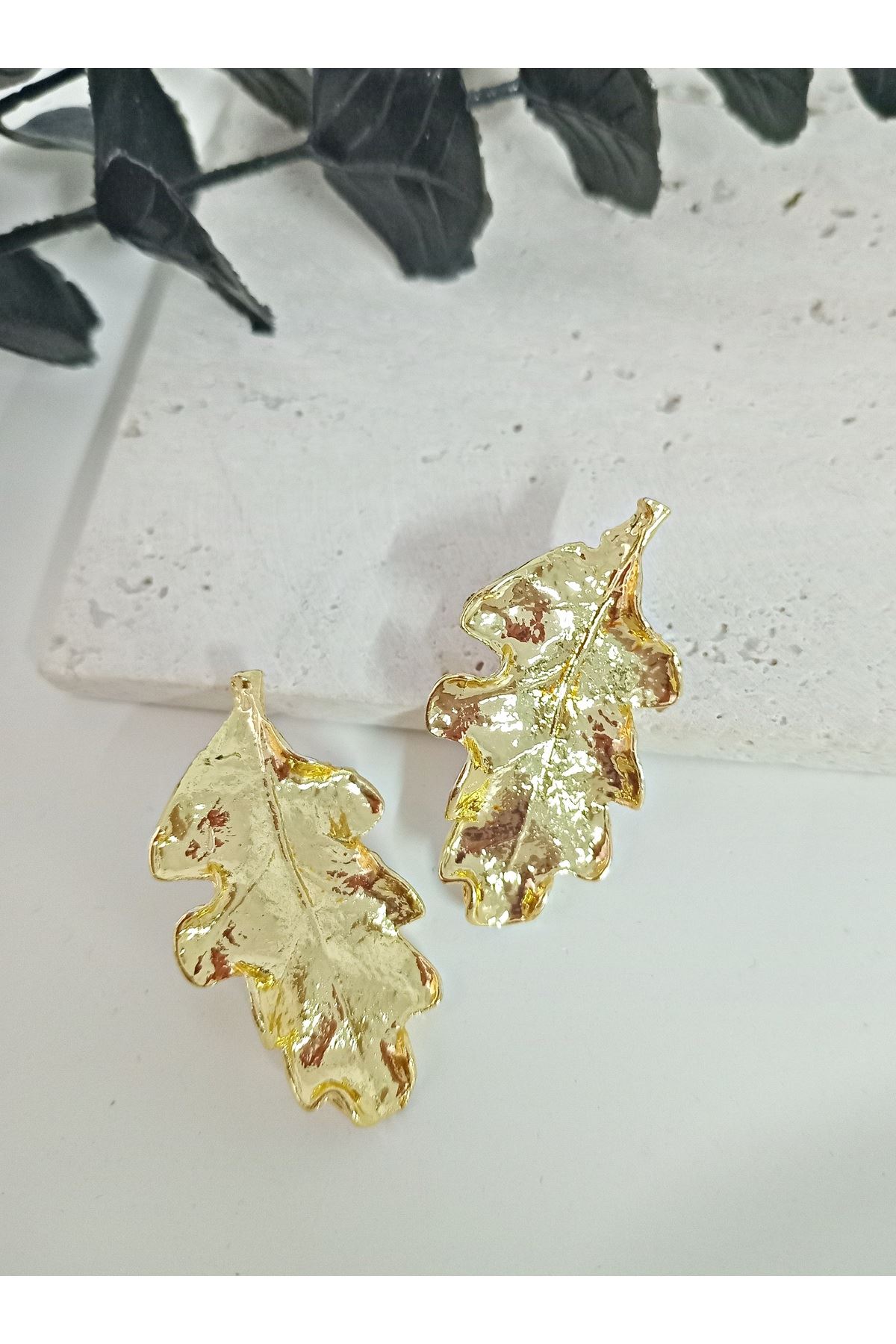 Gold Yaprak Kadın Küpe