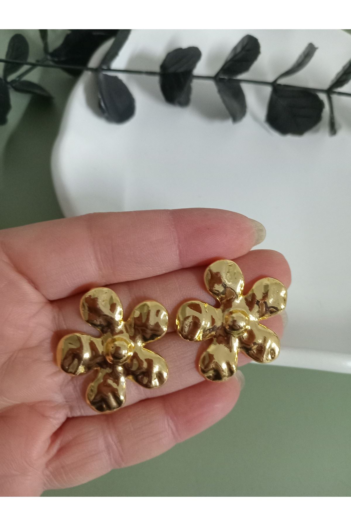Gold Çiçek Küpe