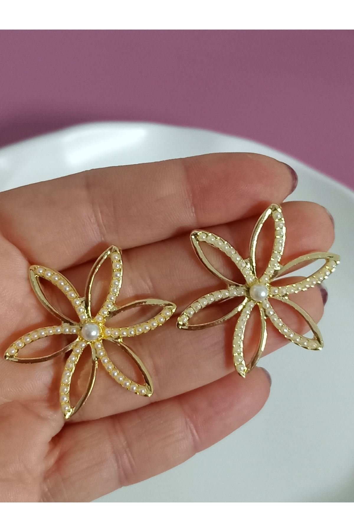 Gold İncili Büyük Çiçek Küpe