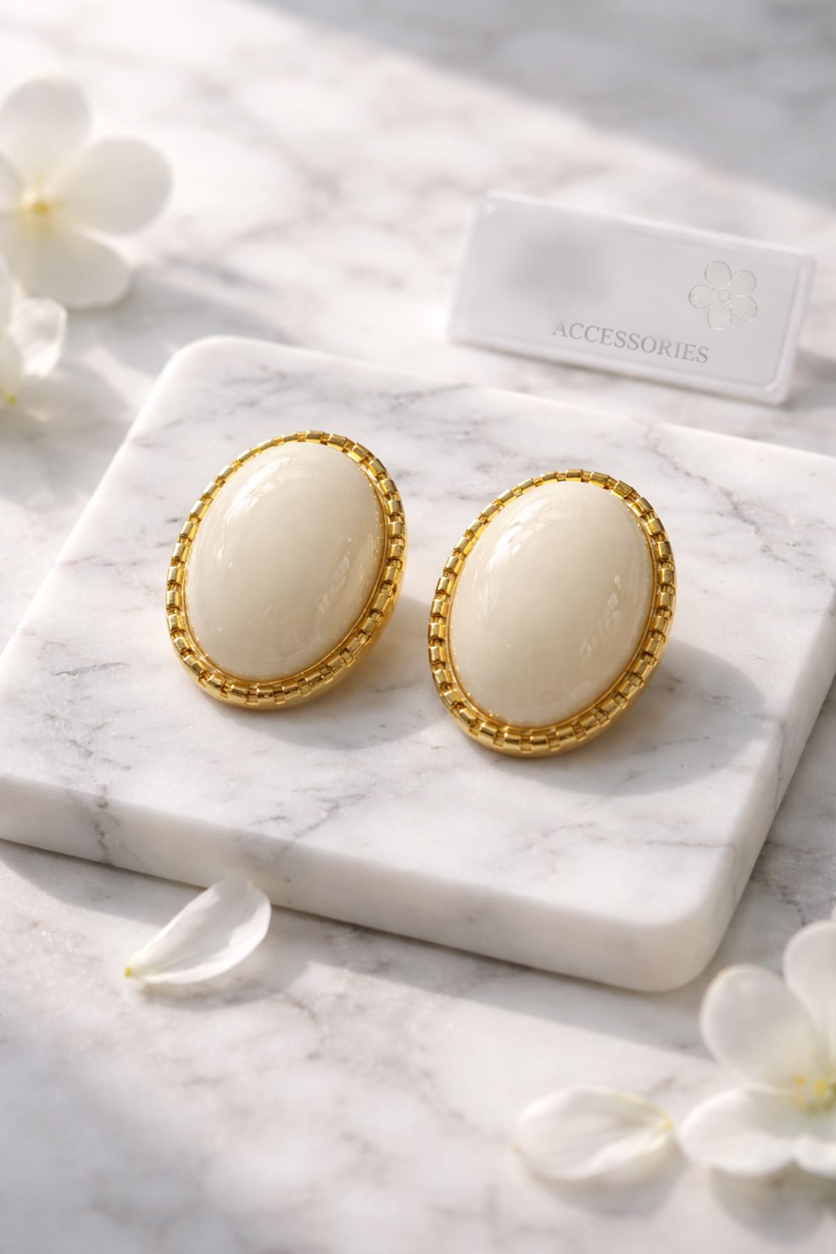 Gold Oval İnci Krem Şık Hafif Küpe