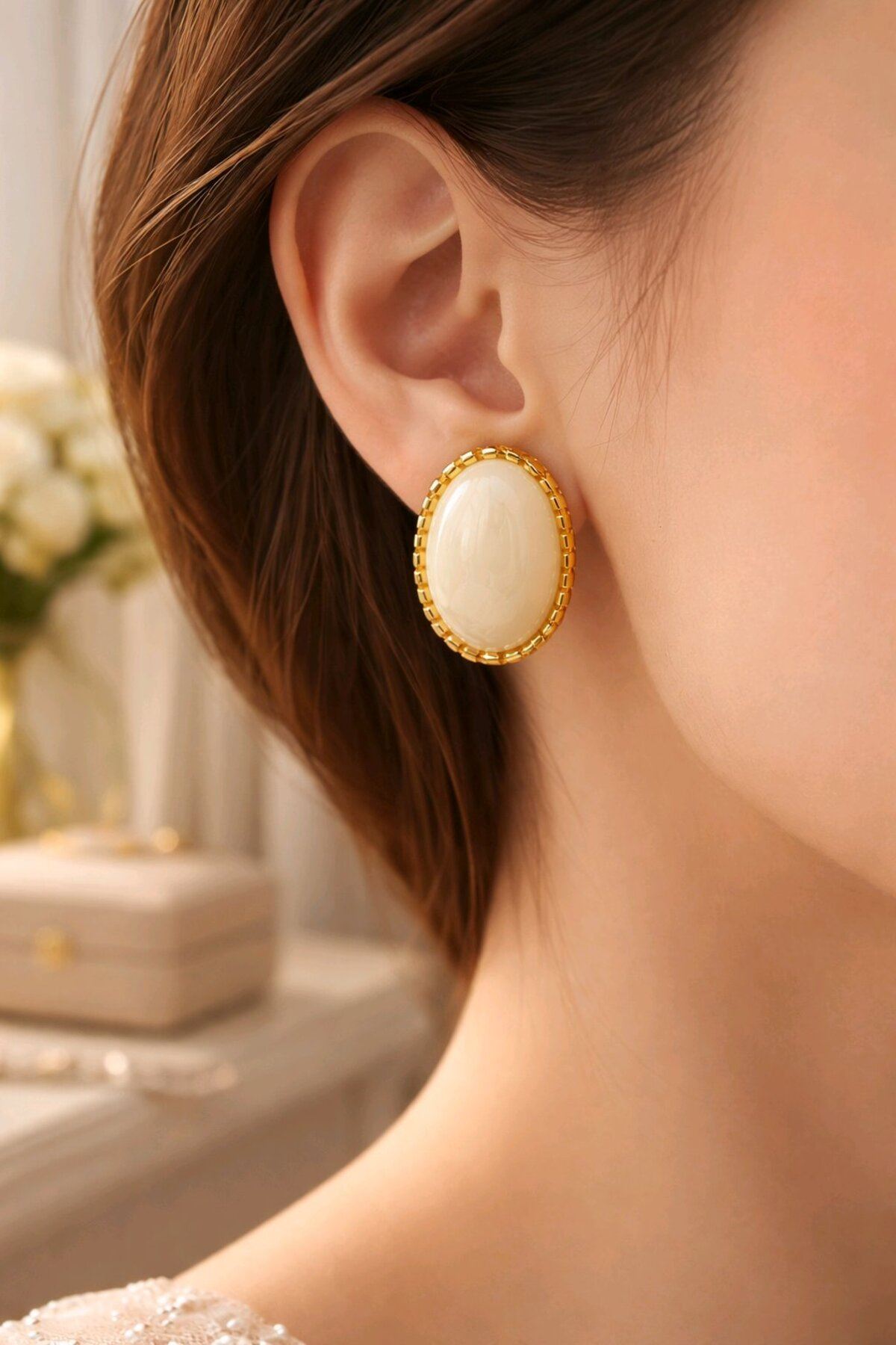 Gold Oval İnci Krem Şık Hafif Küpe