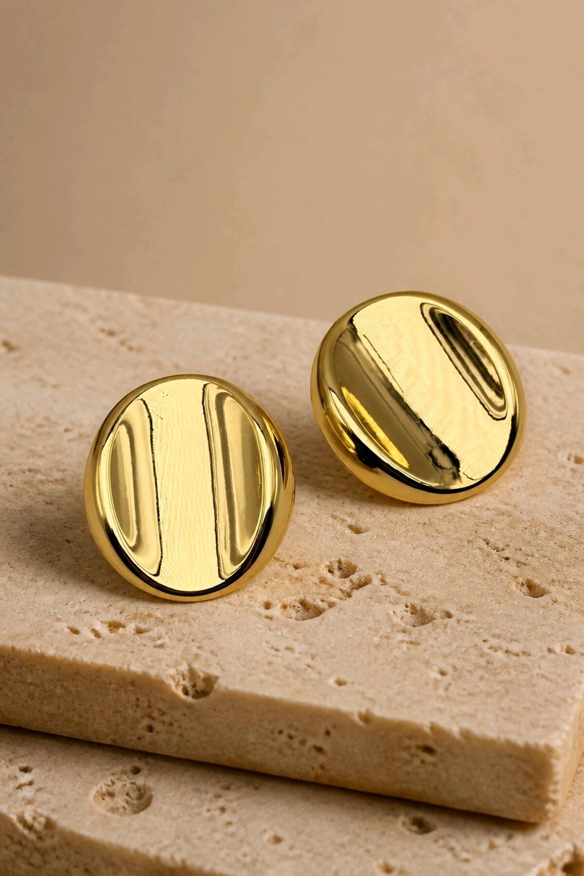 Gold Oval Hafif Büyük Şık Kadın Küpe