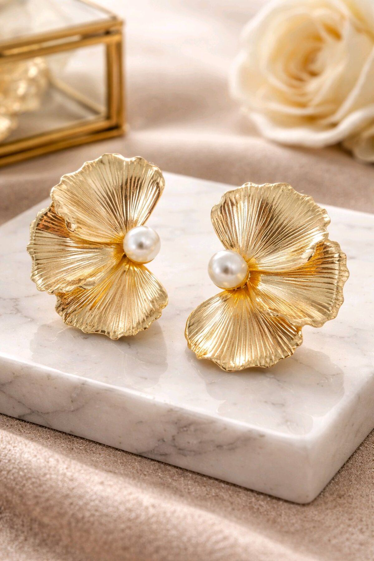 Gold İncili Çiçek İthal Küpe, Çok Hafif