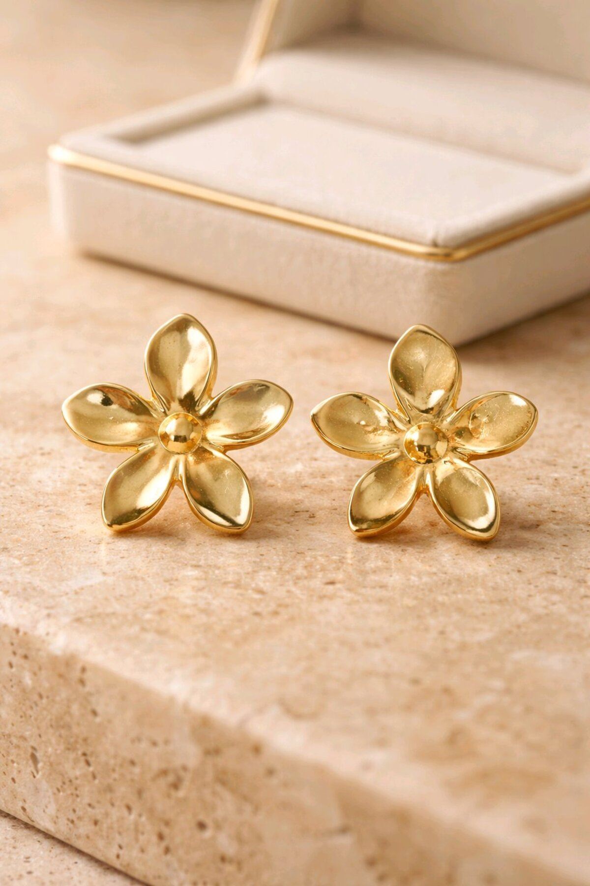 Gold Çiçek Küpe
