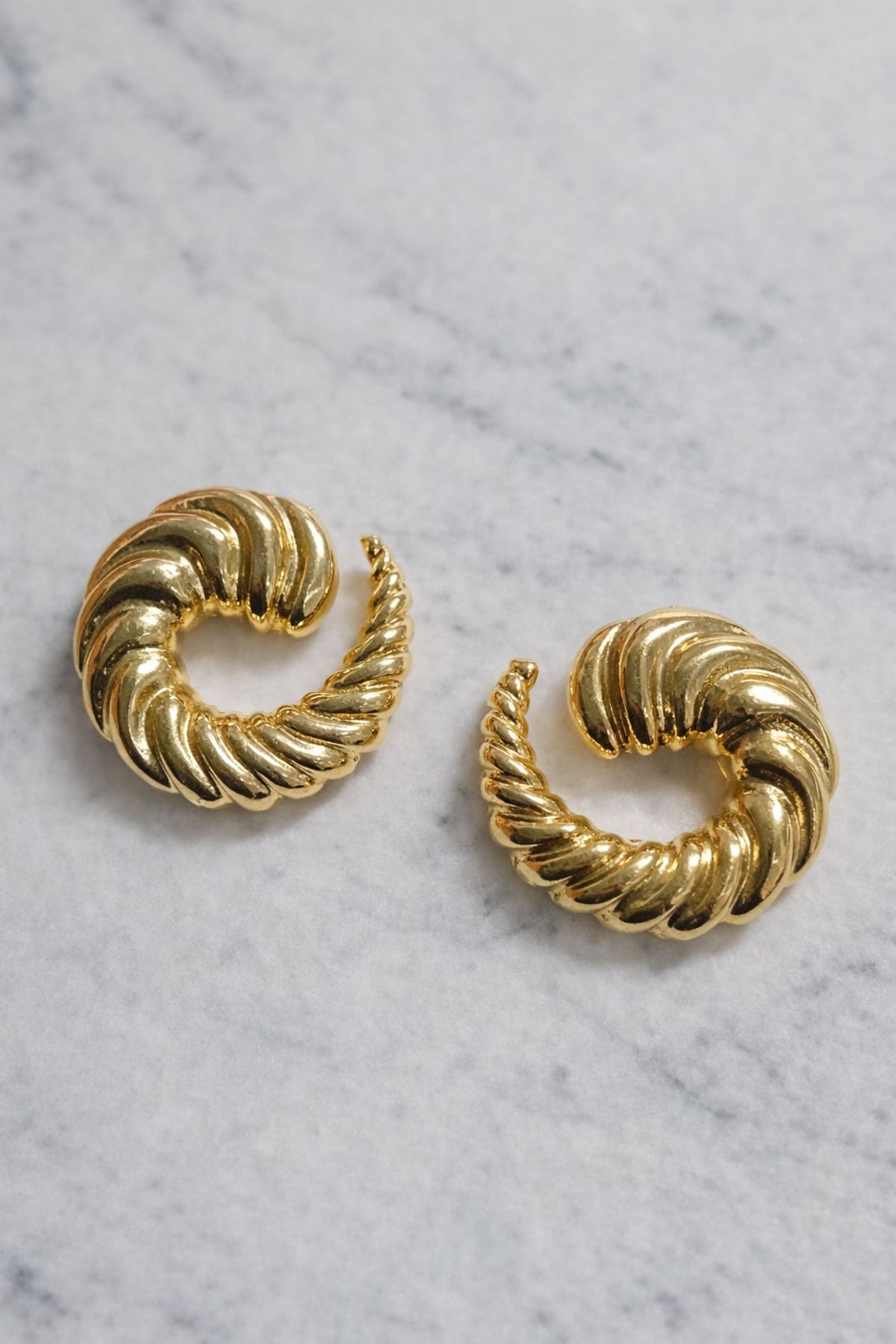 Gold Spiral Küpe