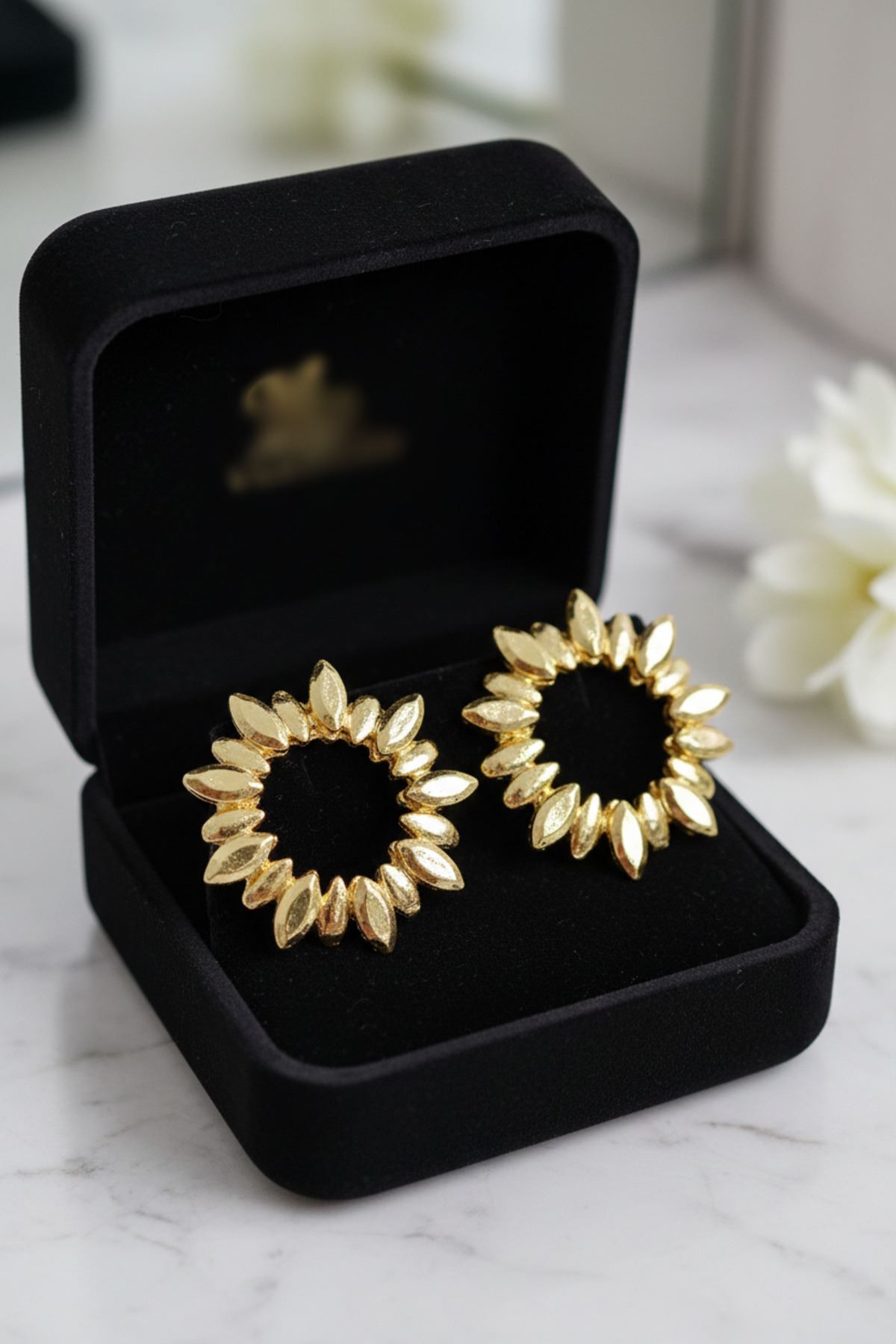 Gold Yaprak Çelenk Küpe