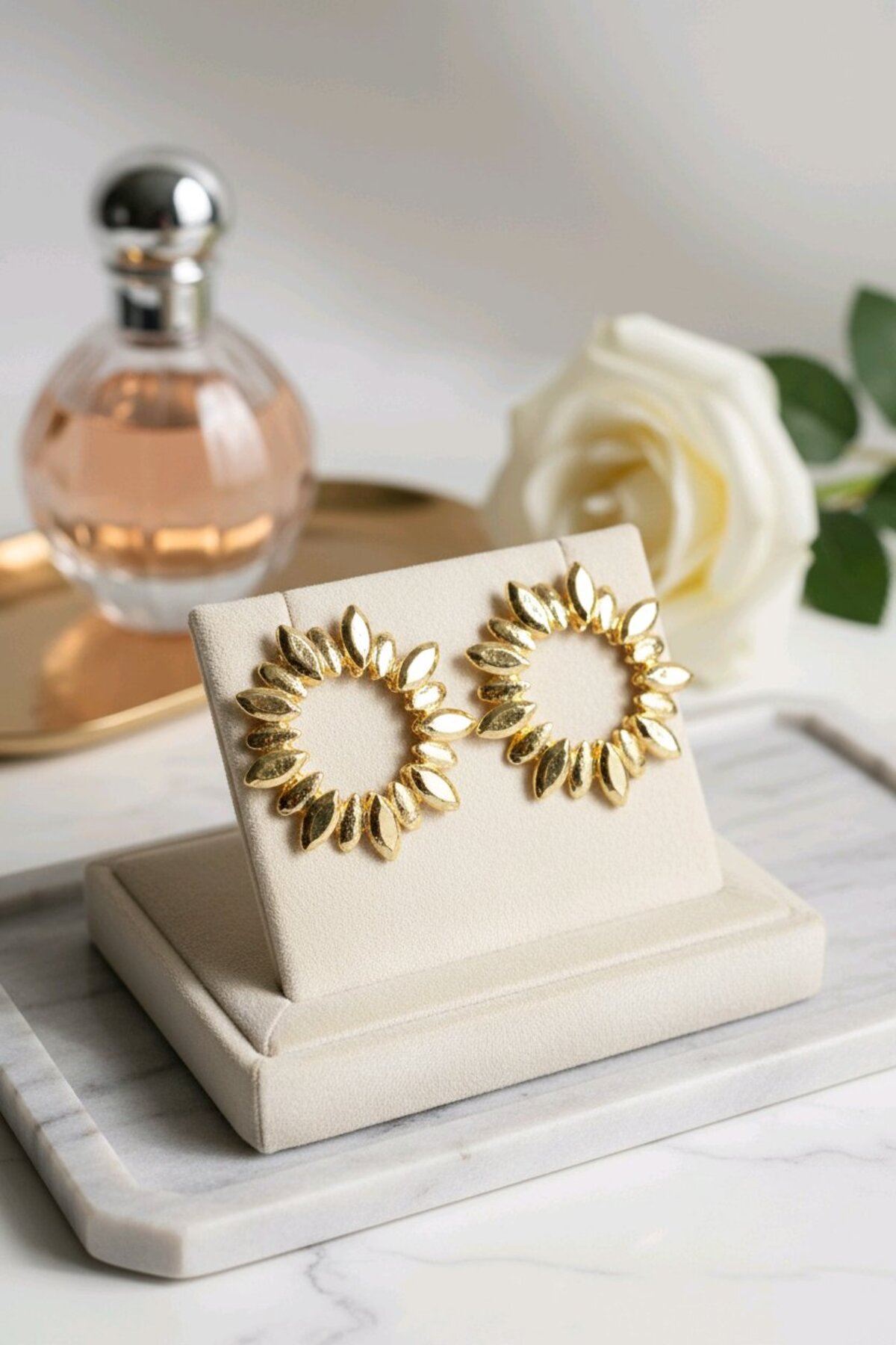 Gold Yaprak Çelenk Küpe