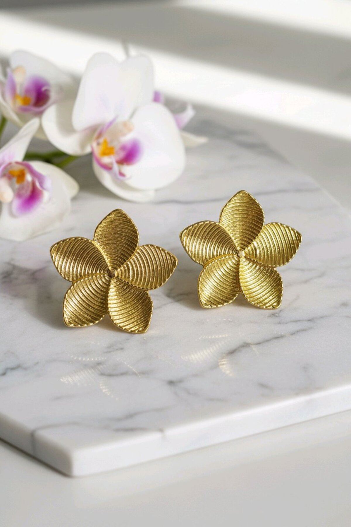 Gold Çiçek Küpe
