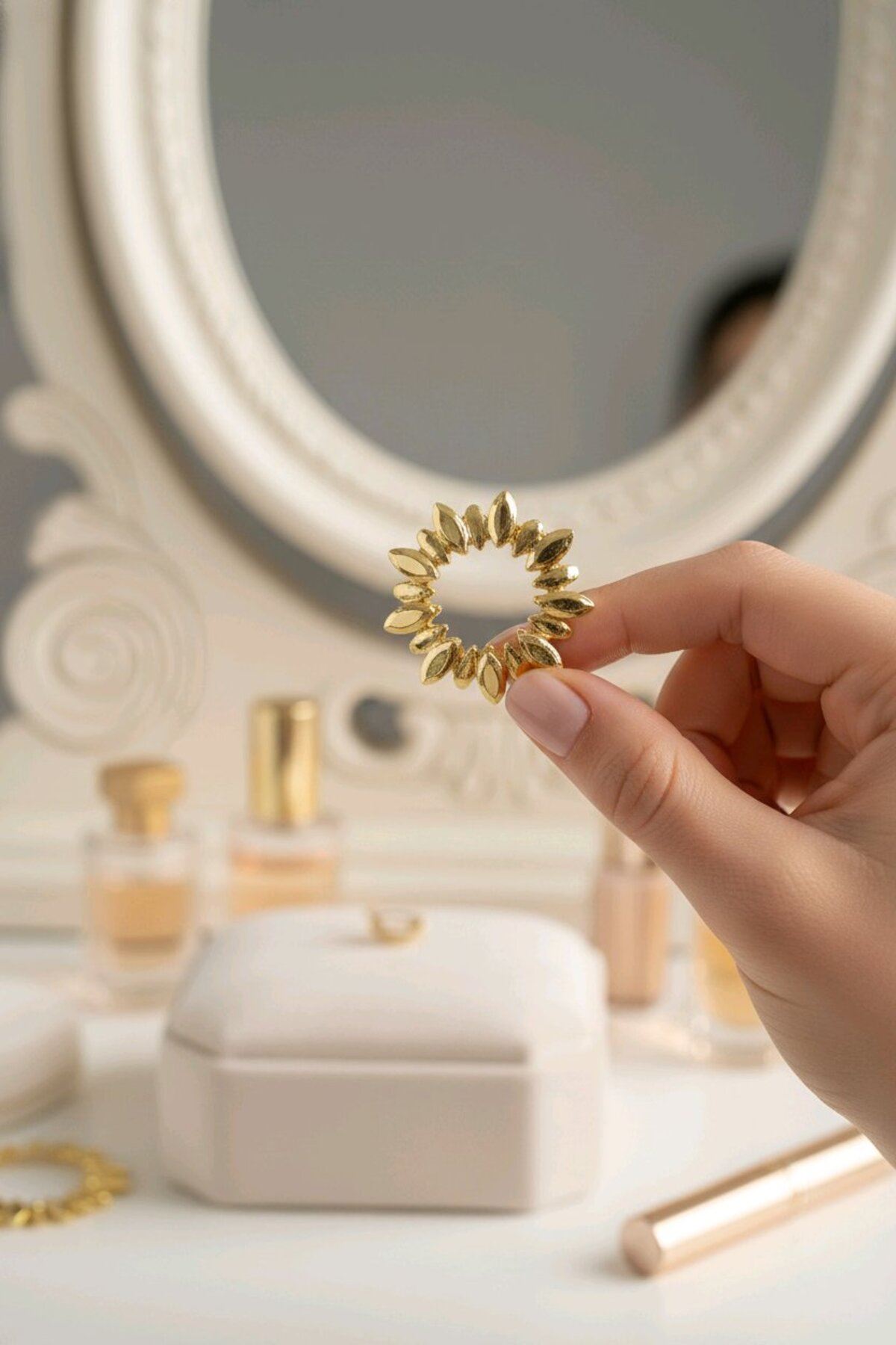 Gold Yaprak Çelenk Küpe