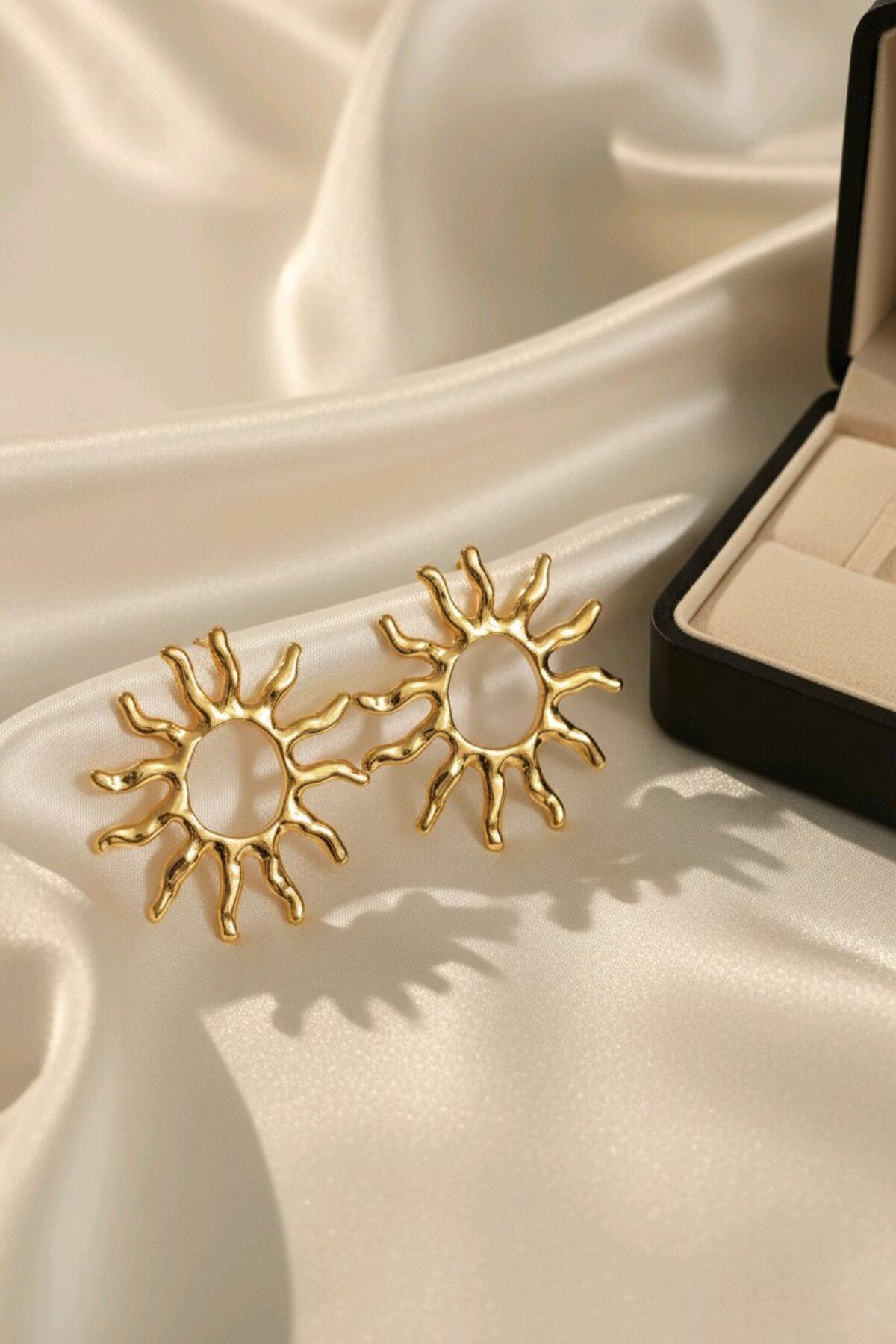 Gold Güneş Küpe