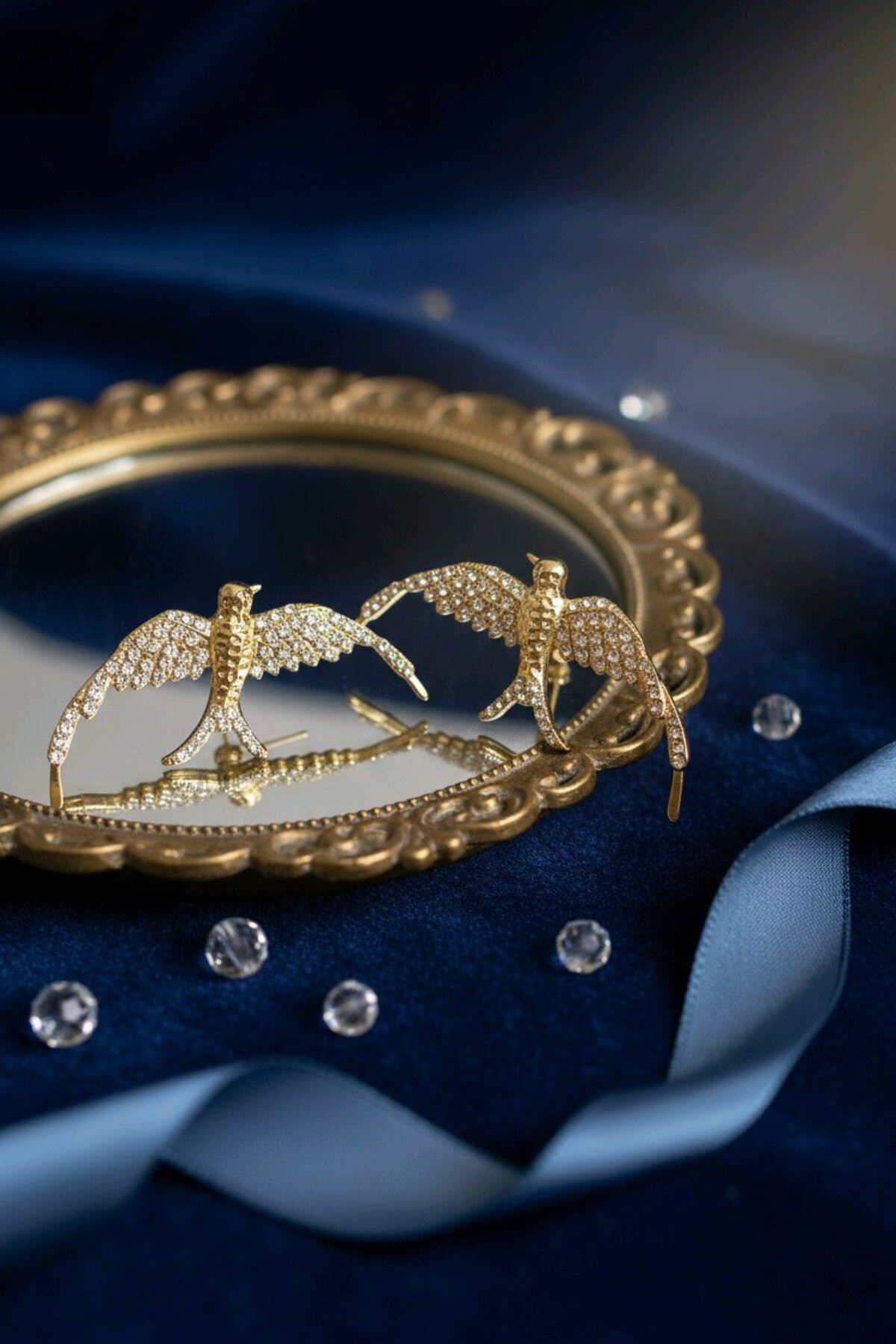 Gold Zirkon Taşlı Kırlangıç Küpe