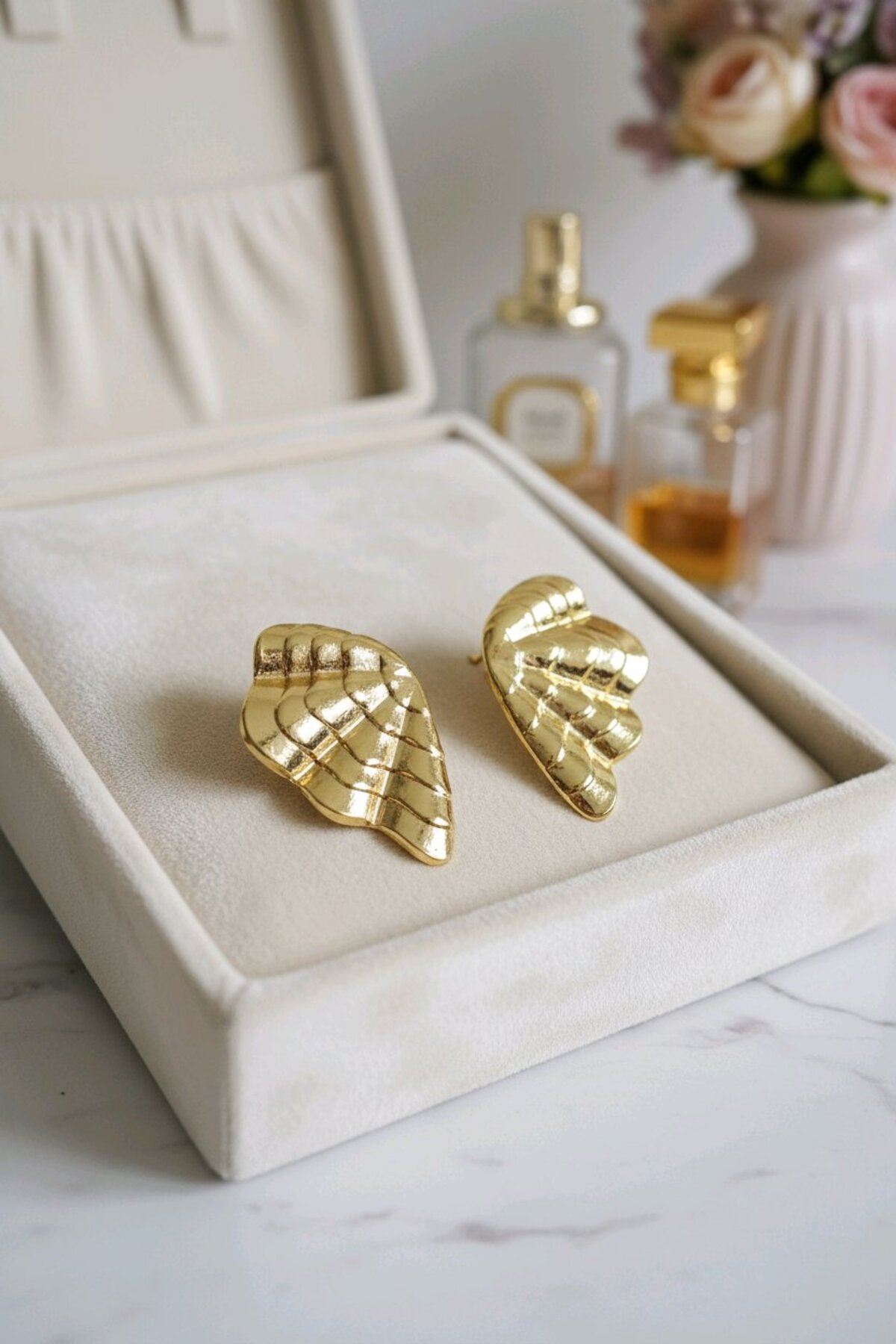 Gold Kanat Küpe, Hafif
