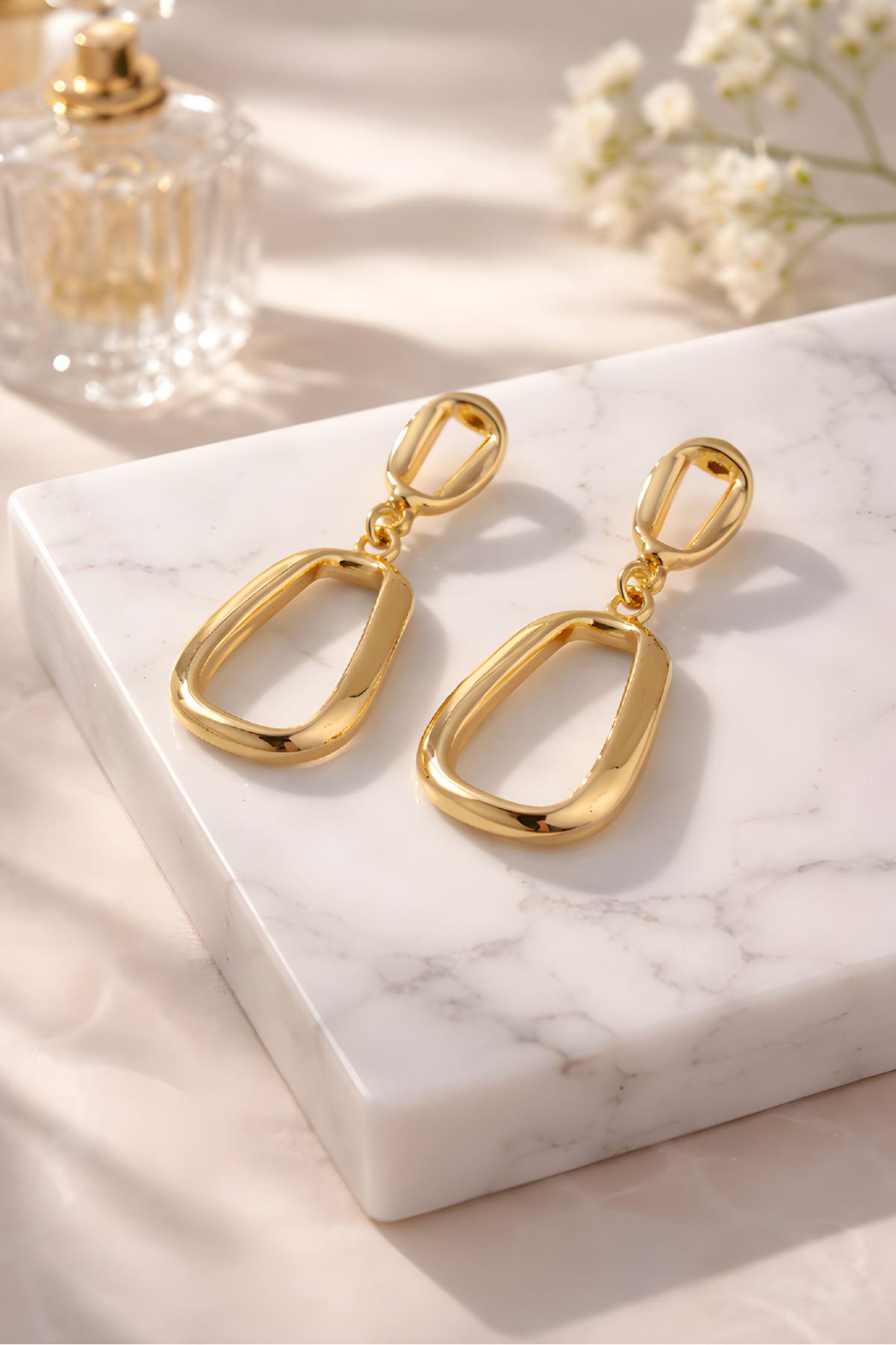 Gold Dörtgen Sallantılı Küpe, Hafif