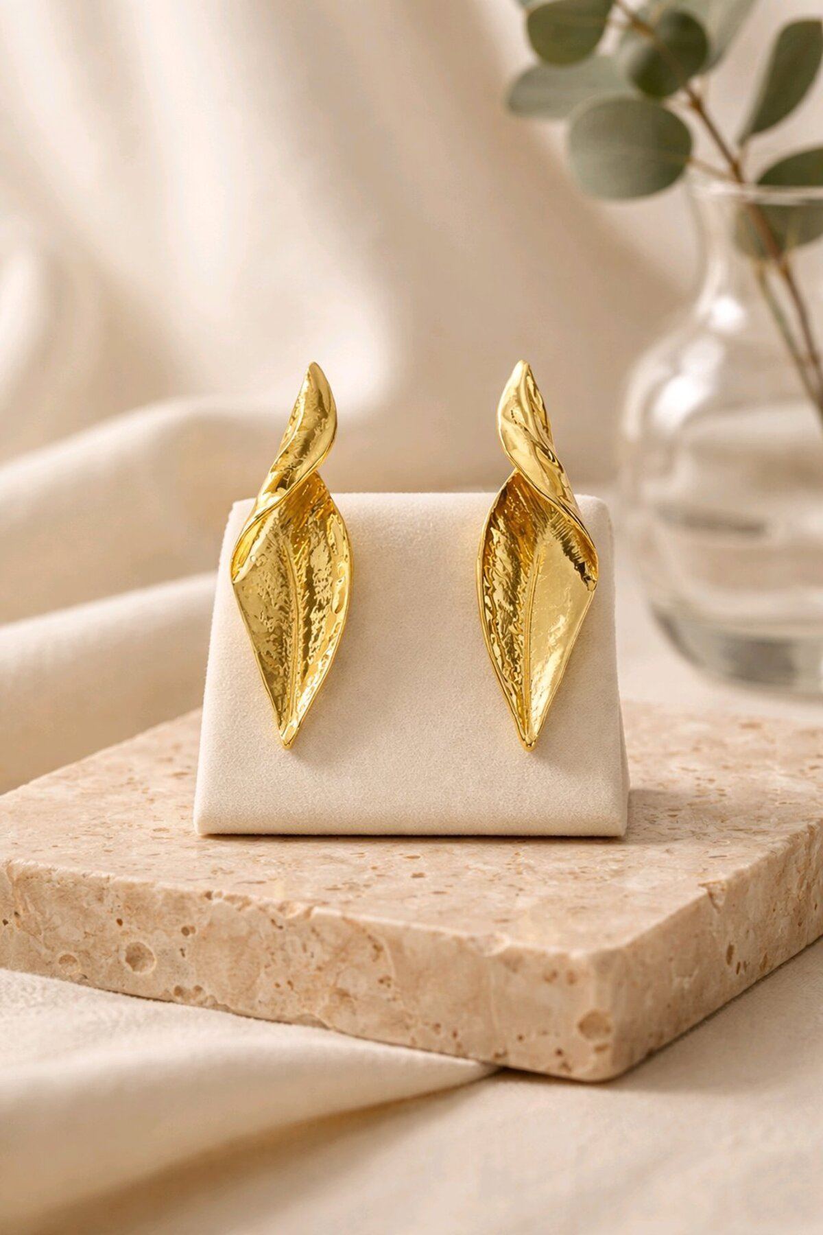 Gold Uzun Yaprak Küpe