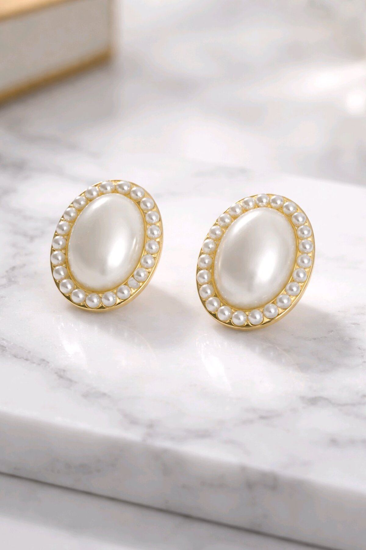 İncili Oval Hafif Küpe