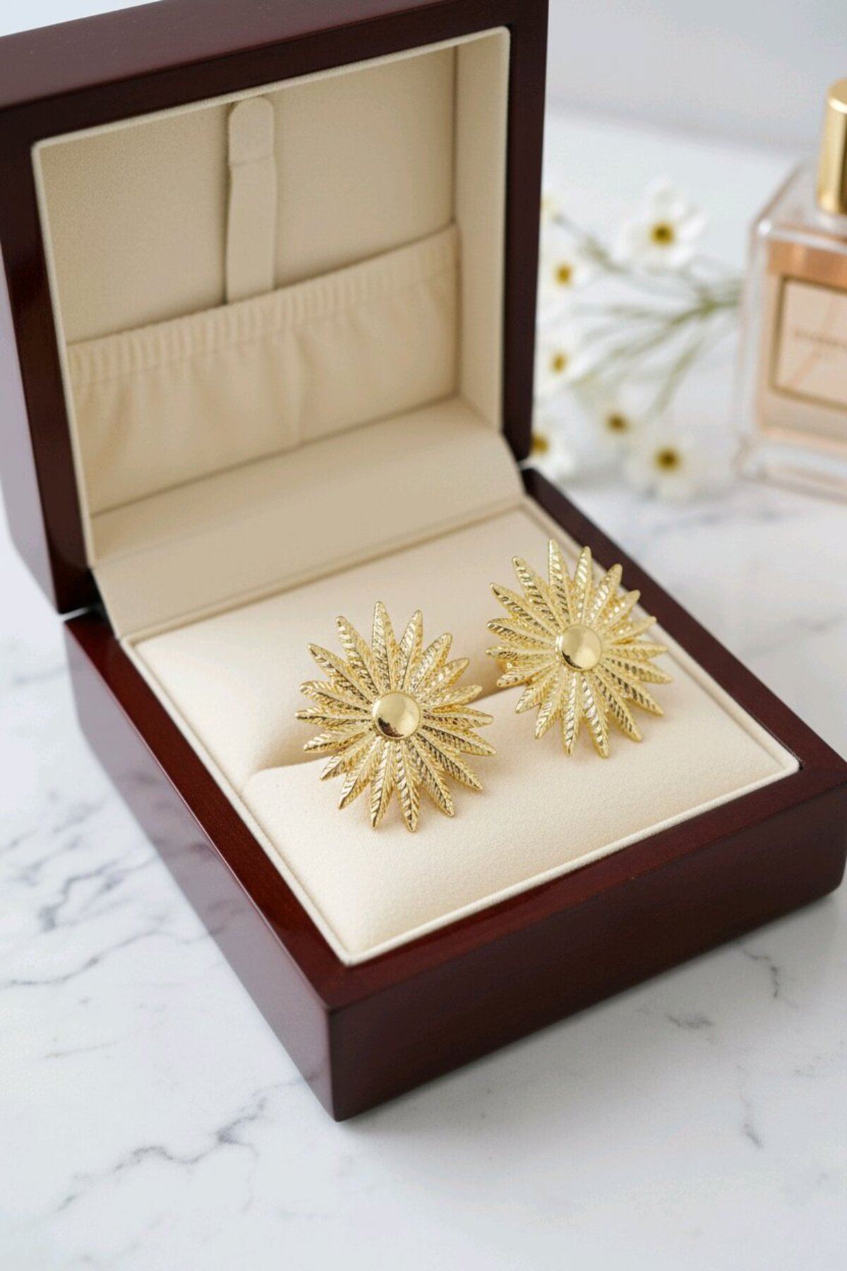 Gold Yıldız Küpe