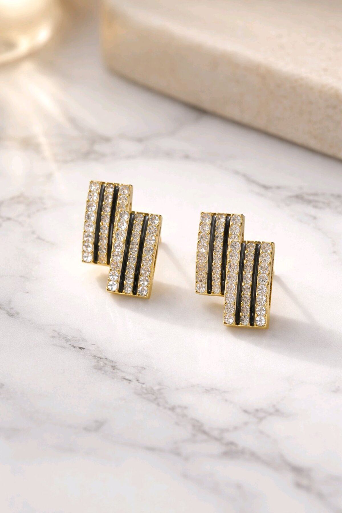 Gold Taşlı Geometrik Küpe, Çok Hafif