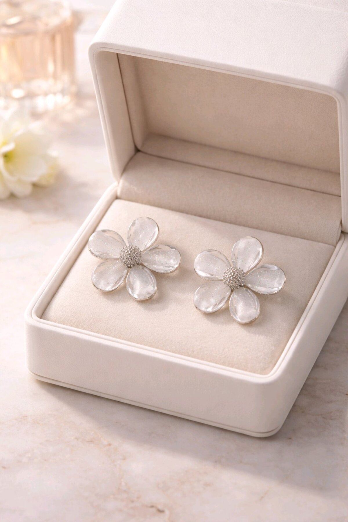 Gümüş Beyaz 2cm Şeffaf Çiçek Küpe İthal