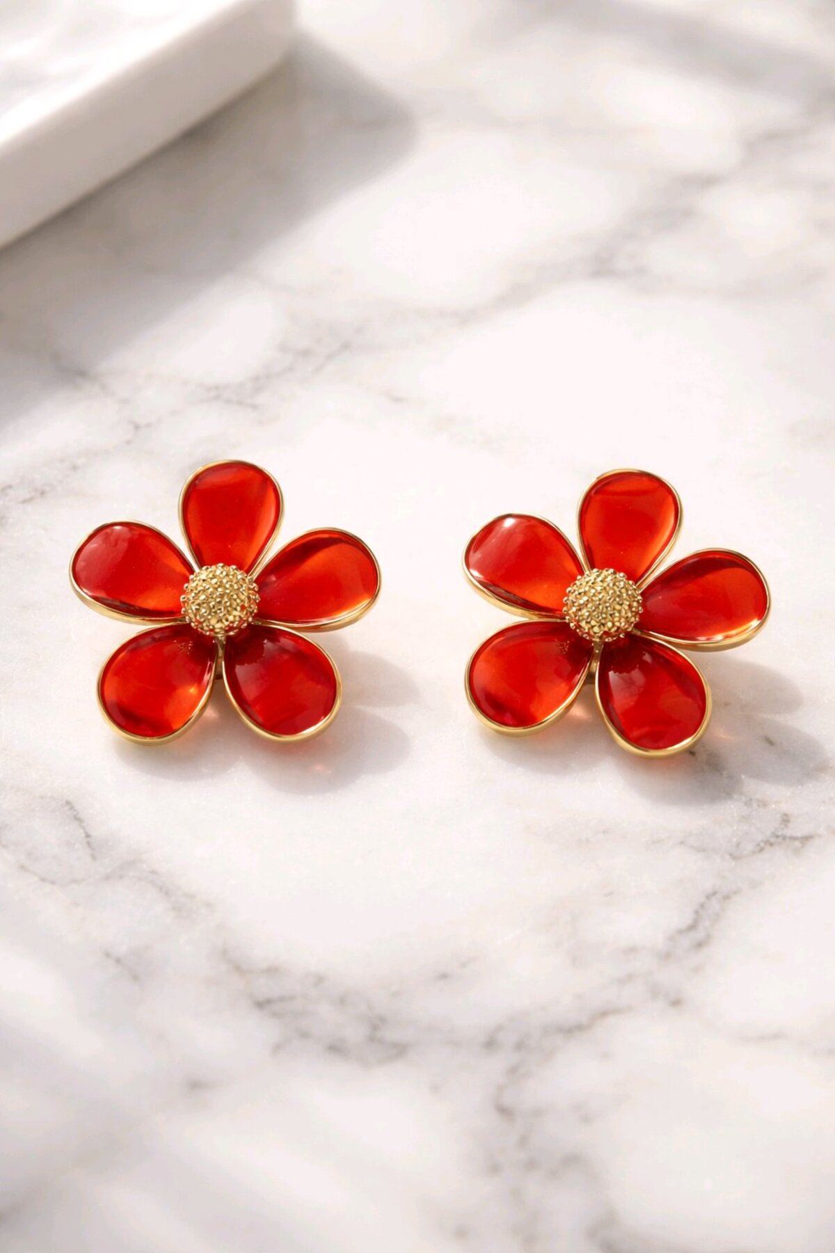 Gold Kırmızı 2cm Şeffaf Çiçek Küpe İthal