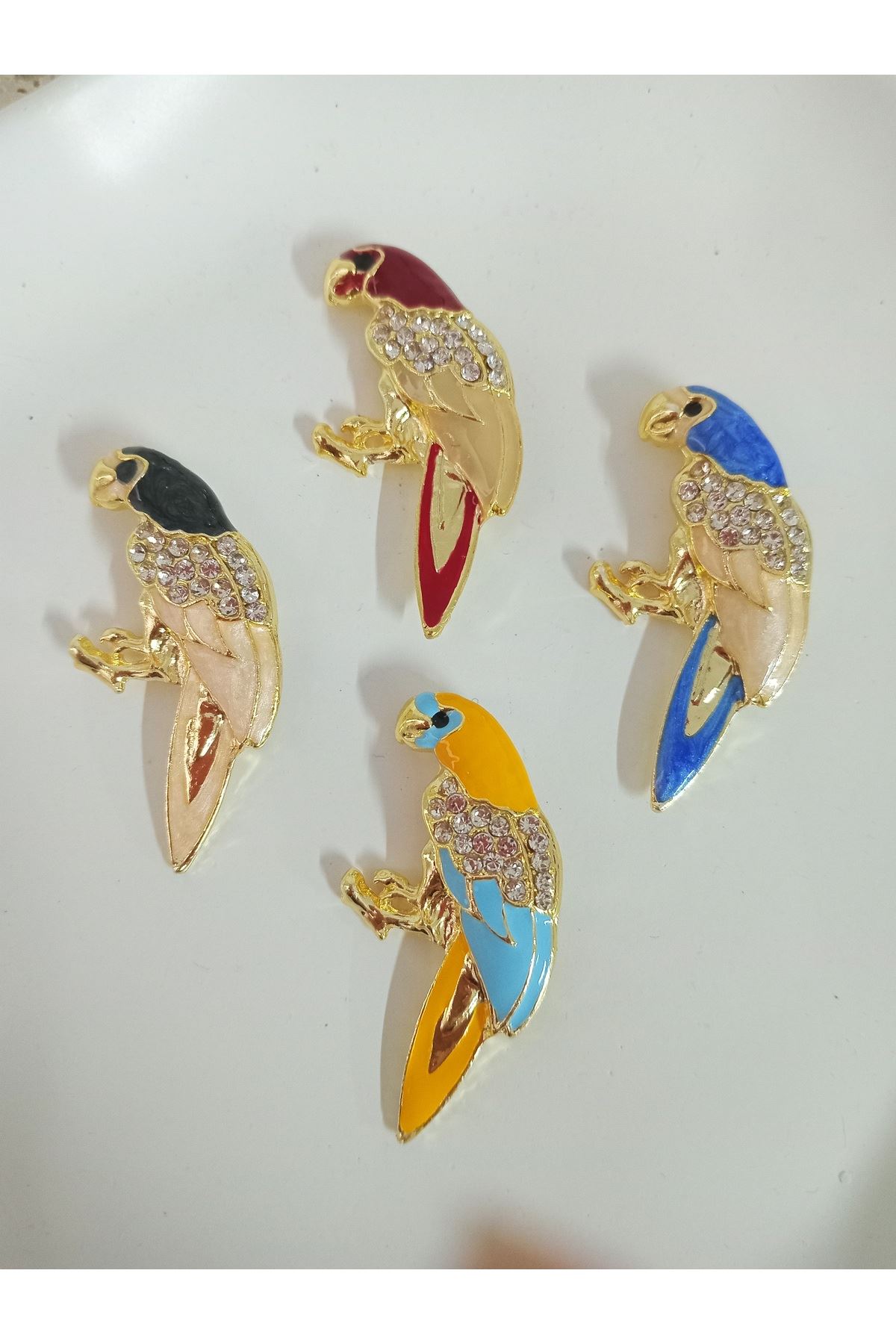 Bordo Papağan Broş