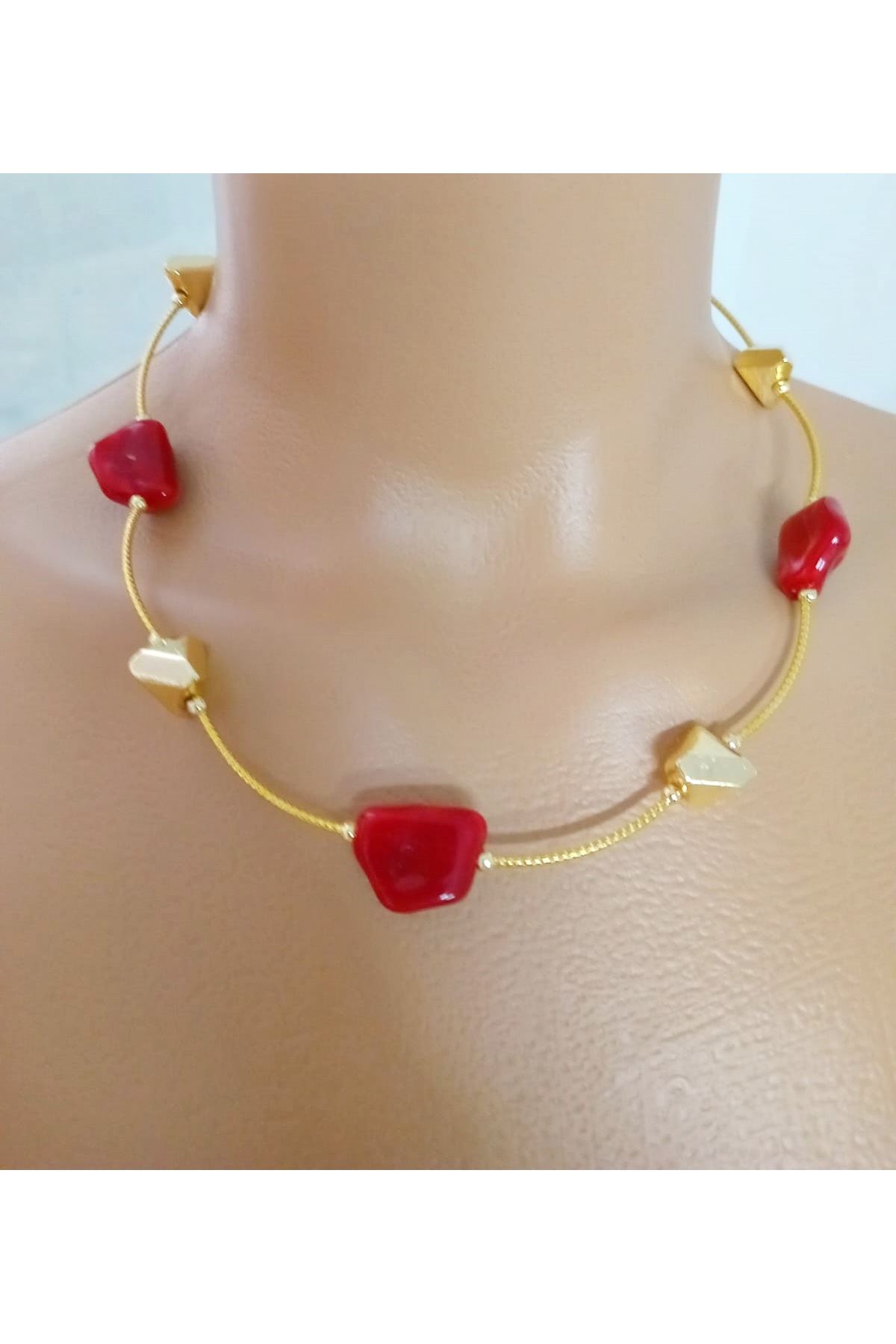 Bordo Taşlı Gold Kadın Kolye