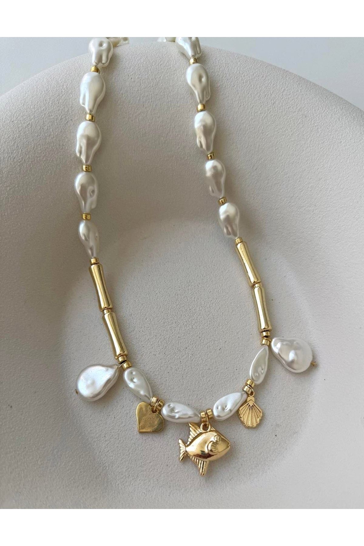 İncili Charmlı Elegant Plaj Kolye