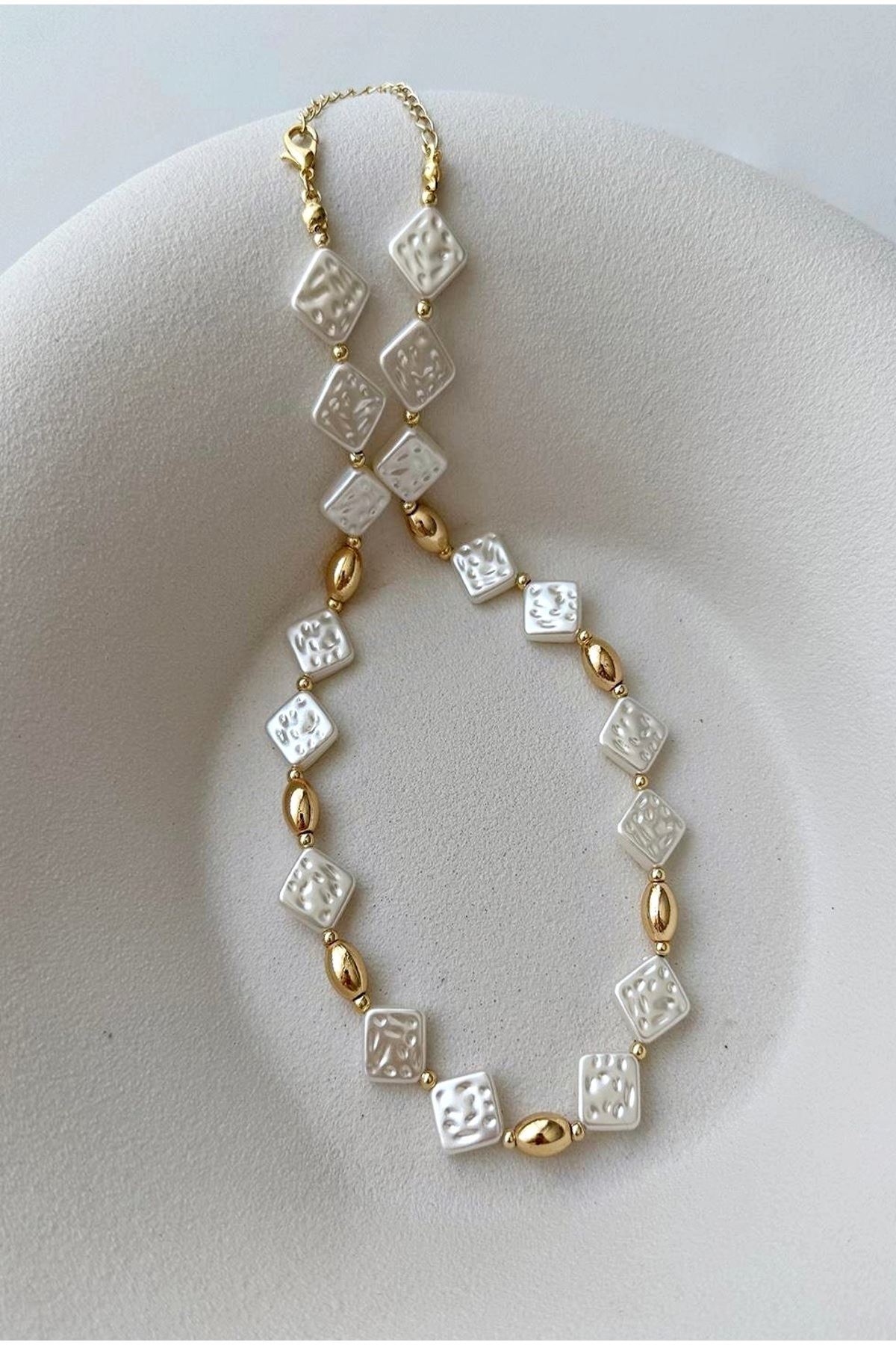 Gold İncili Tasarım Boncuklu Elegant Kolye