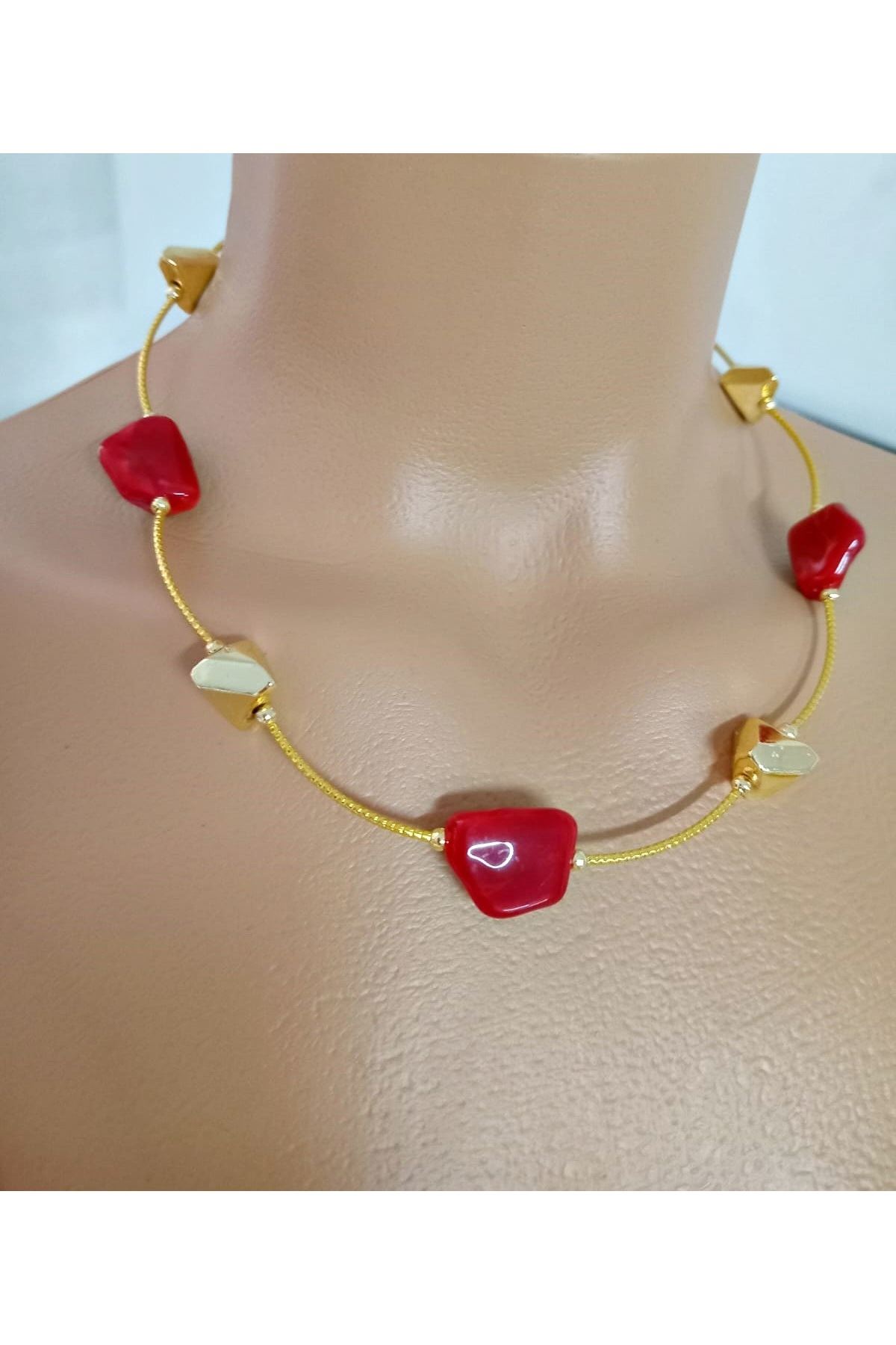 Bordo Taşlı Gold Kadın Kolye
