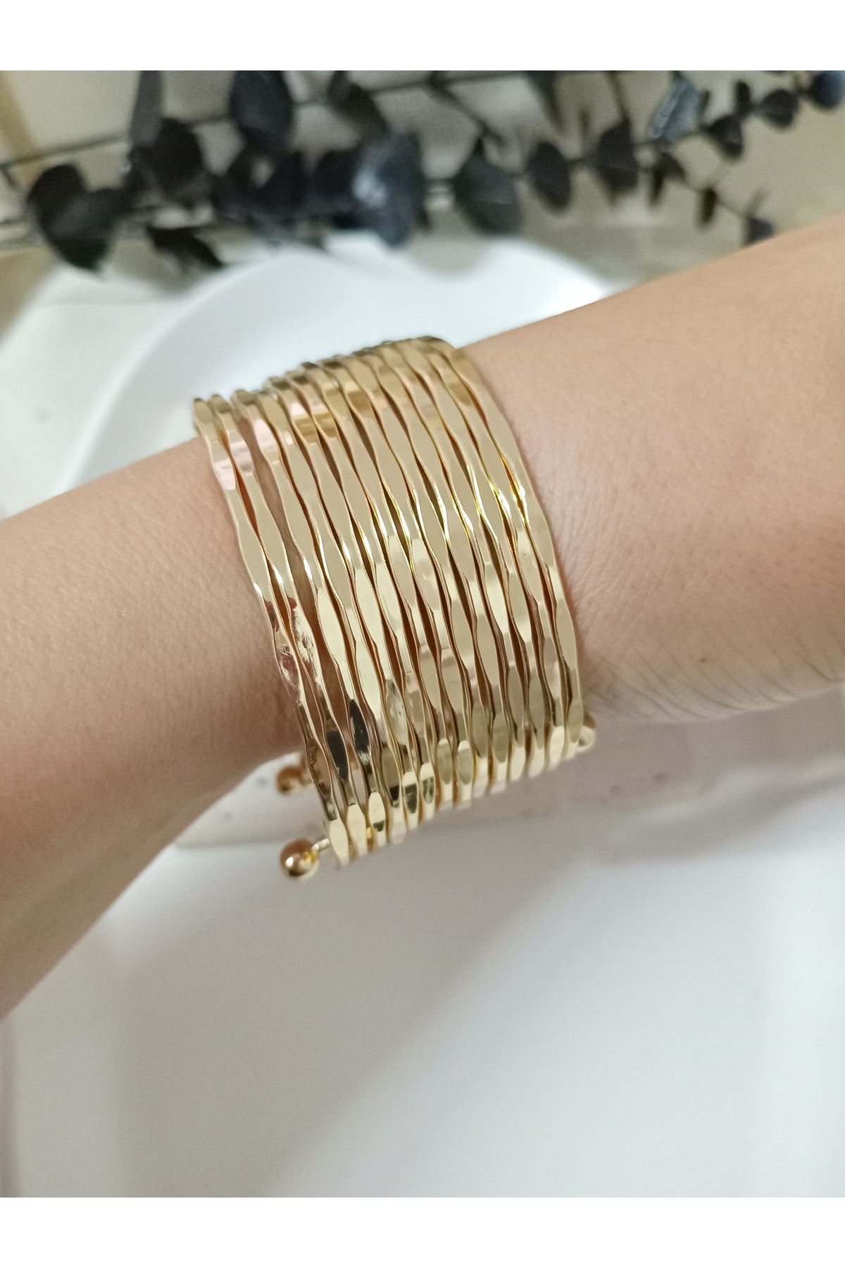 14 Halkalı Gold Kelepçe Bilezık
