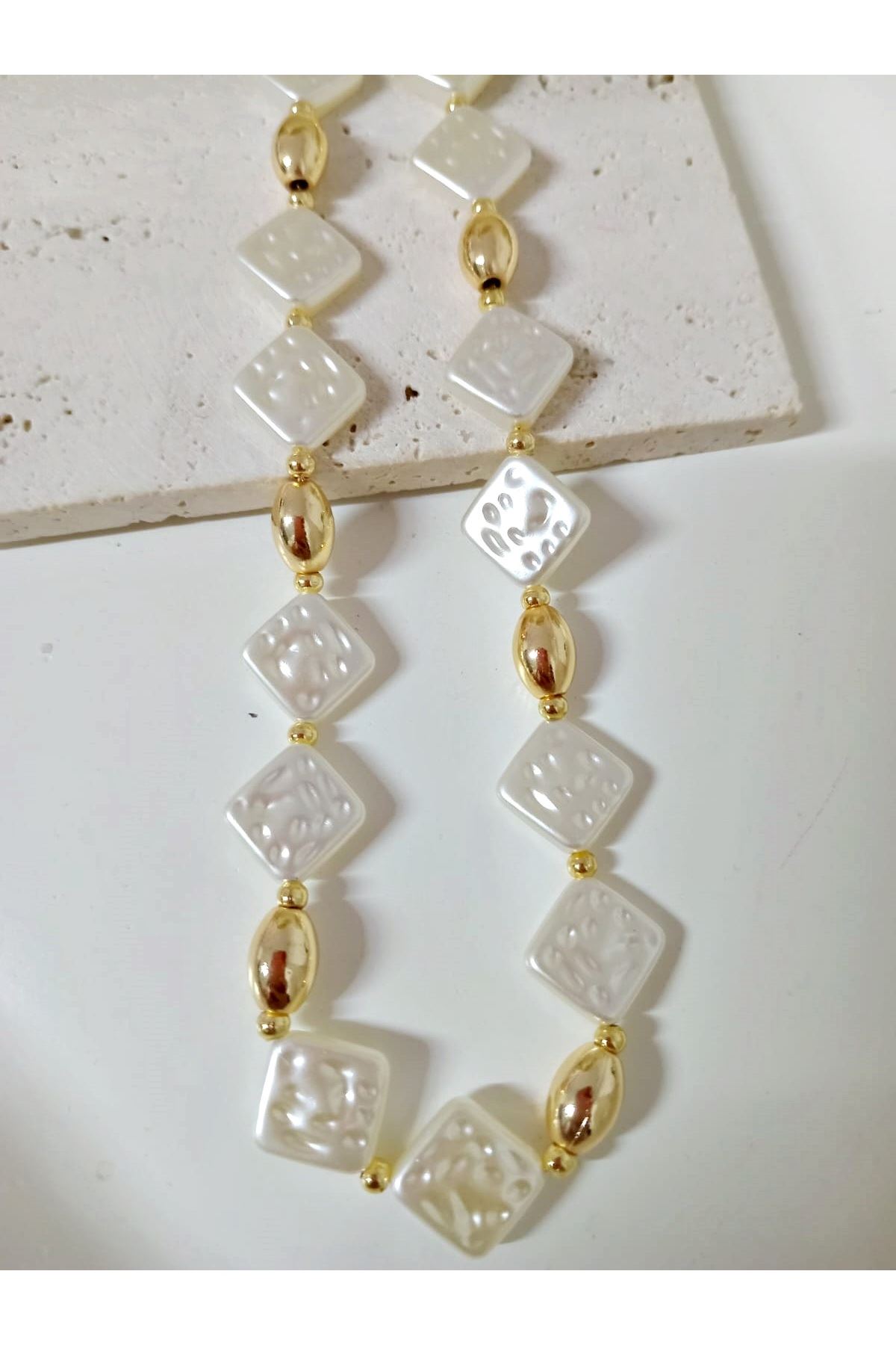 Gold İncili Tasarım Boncuklu Elegant Kolye