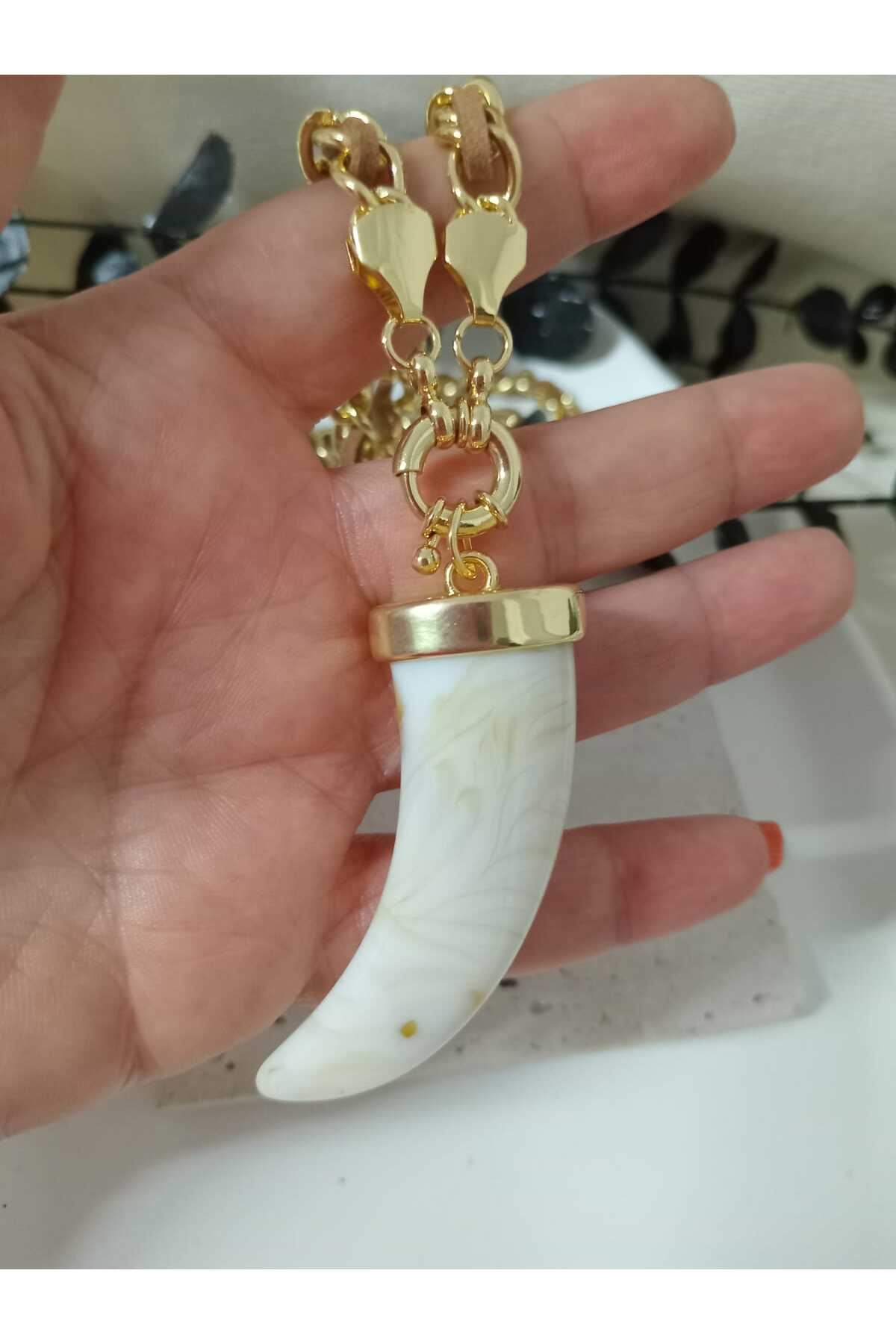 Ekru Fildişi Gold Elegant Tarz Kolye