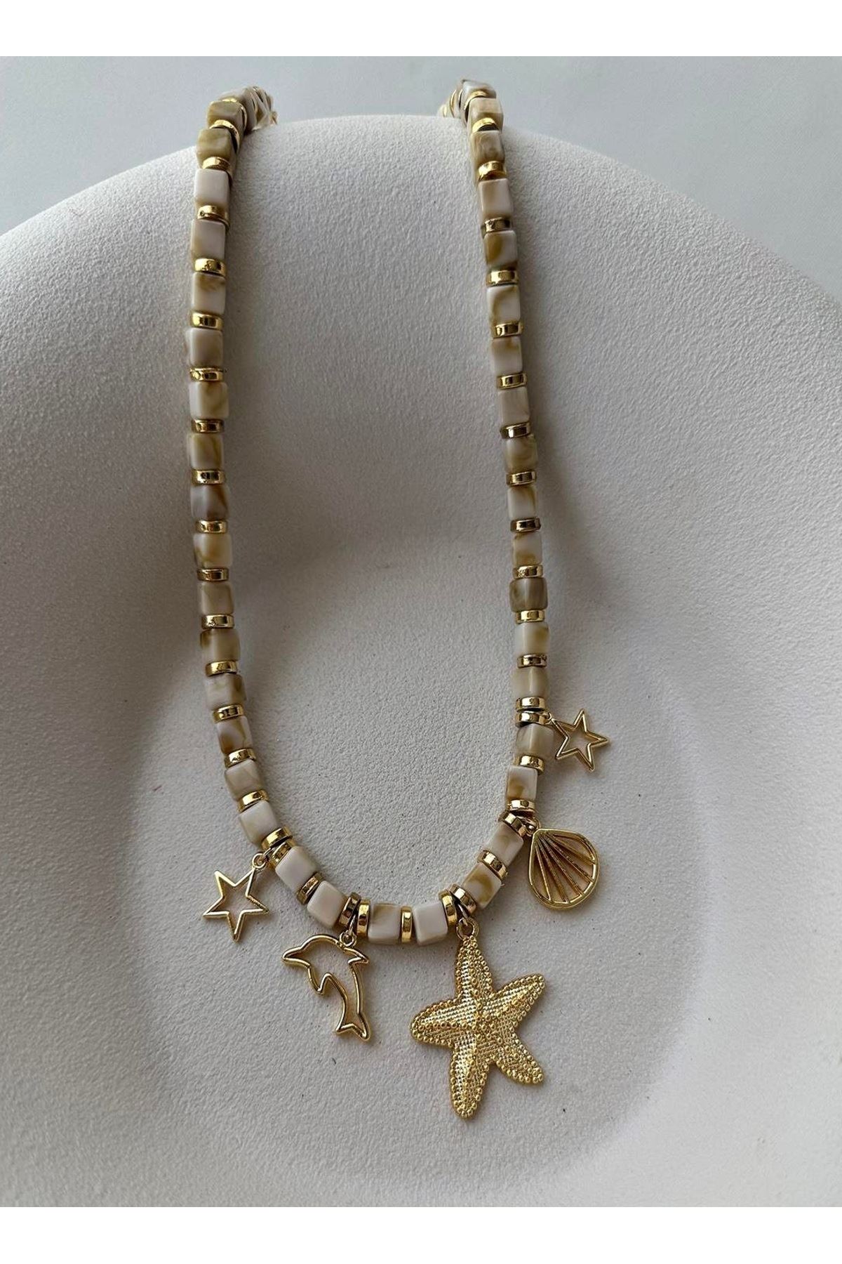 Krem Renk Charmlı Elegant Kolye