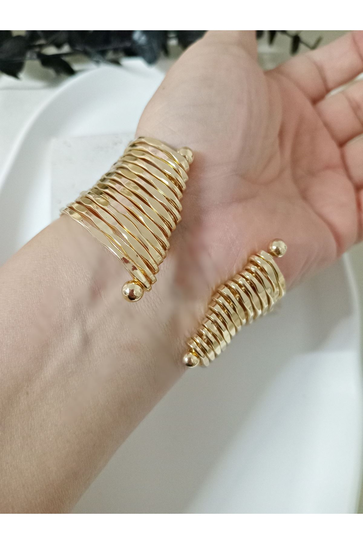 14 Halkalı Gold Kelepçe Bilezık