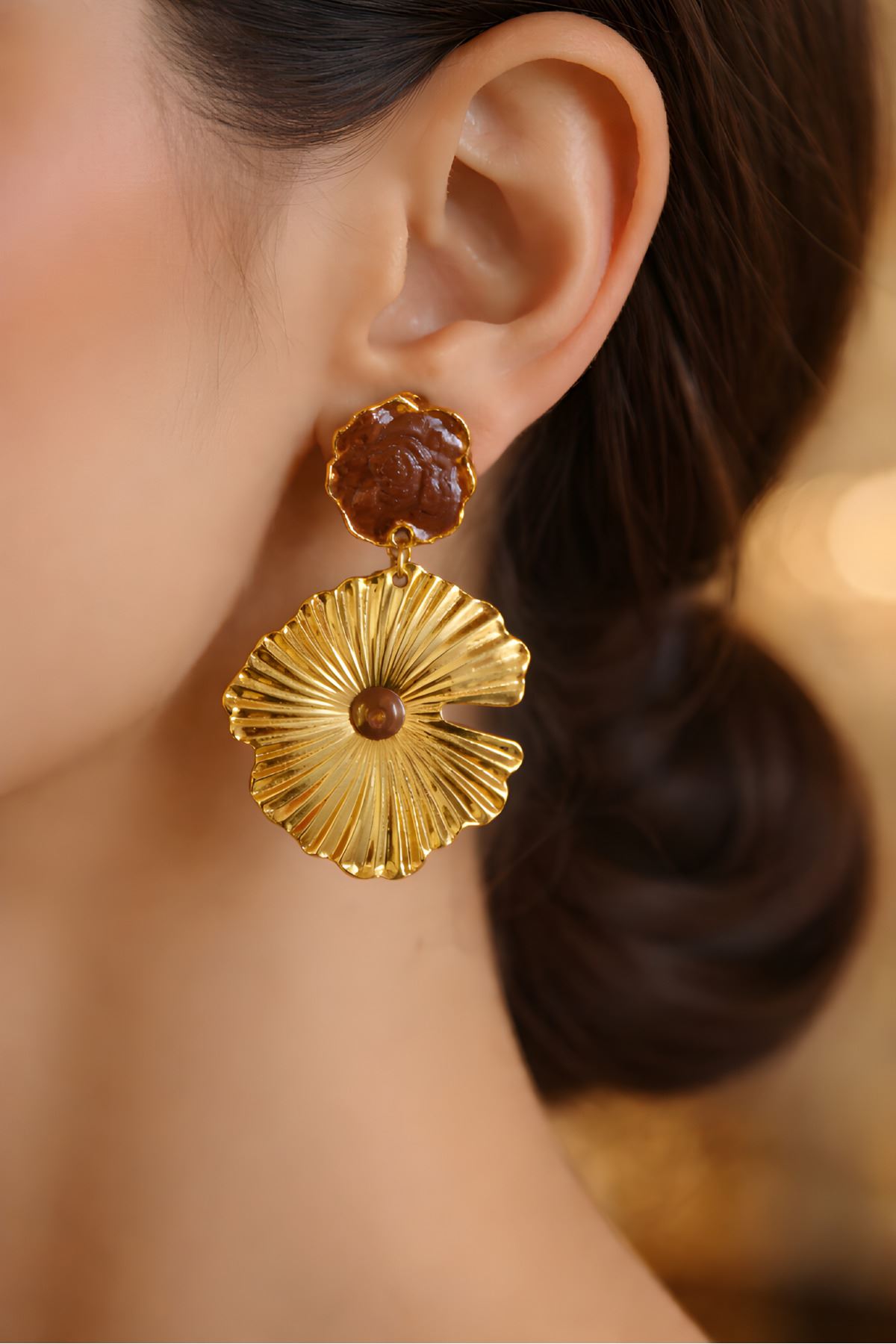 Gold Kahve Mineli Çiçek Küpe