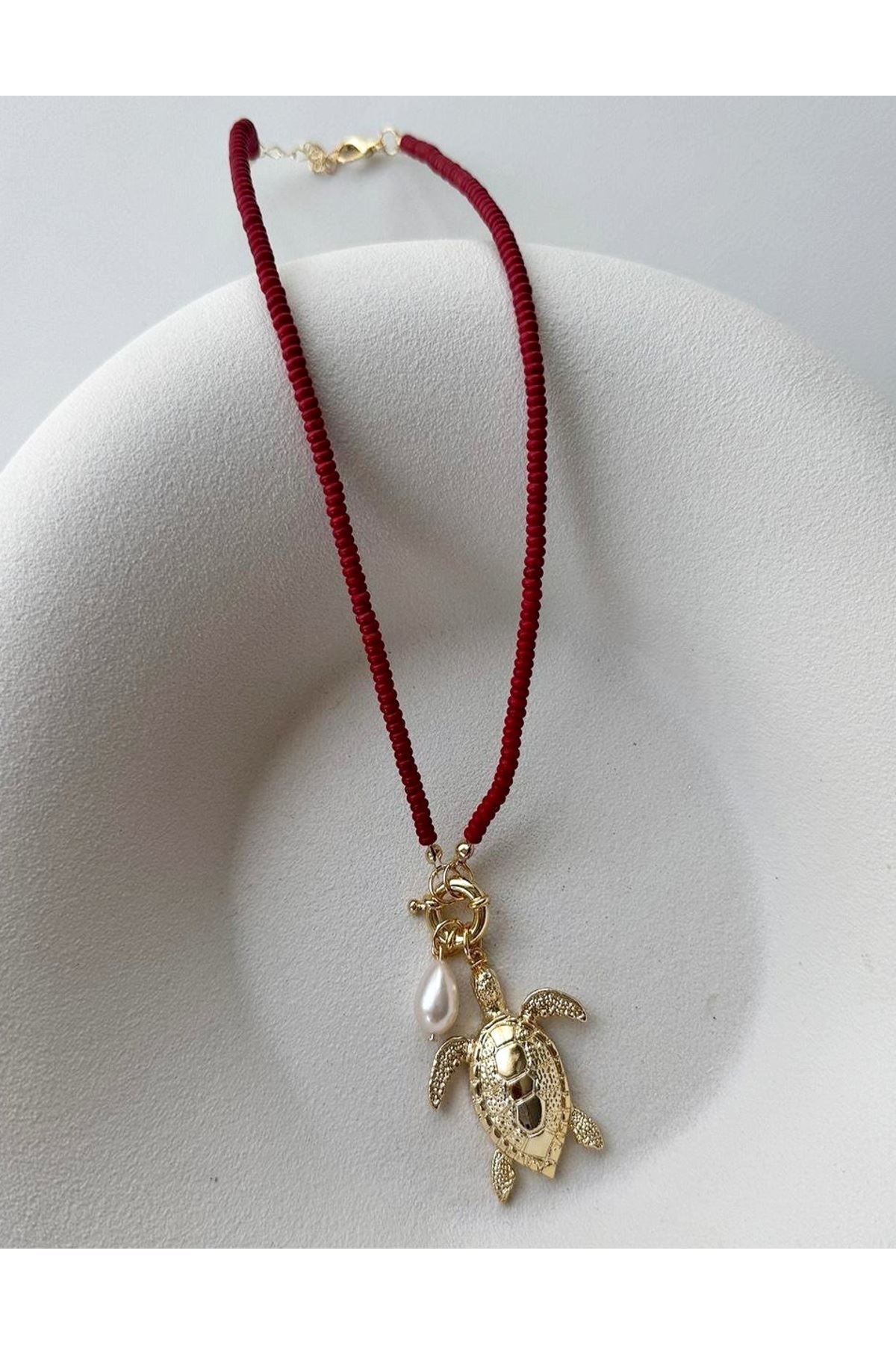 Kırmızı Boncuklu Kaplumbağa Elegant Kolye