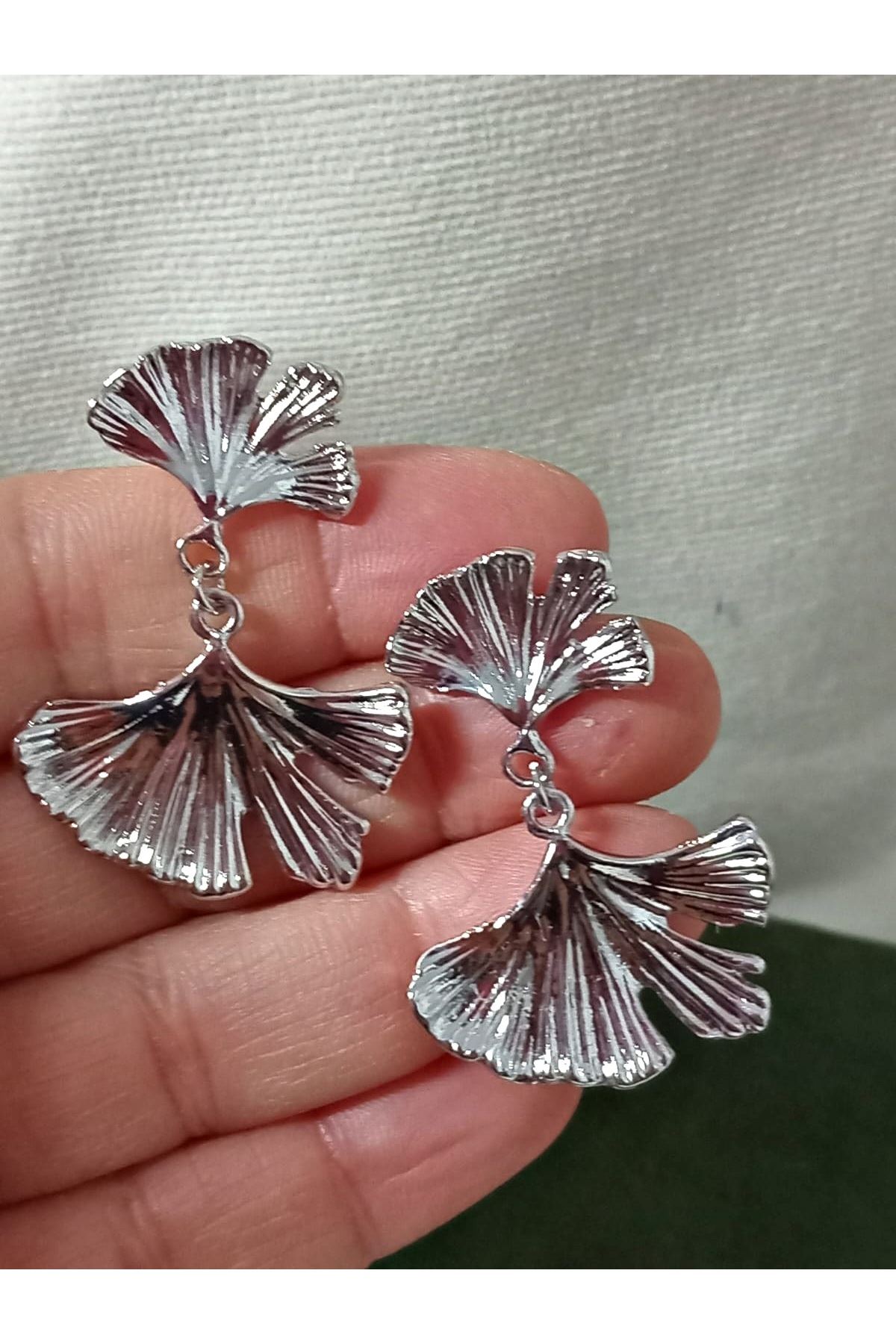 Gümüş Gingko Yaprak Sallantılı Kadın Küpe Vintage Küçük