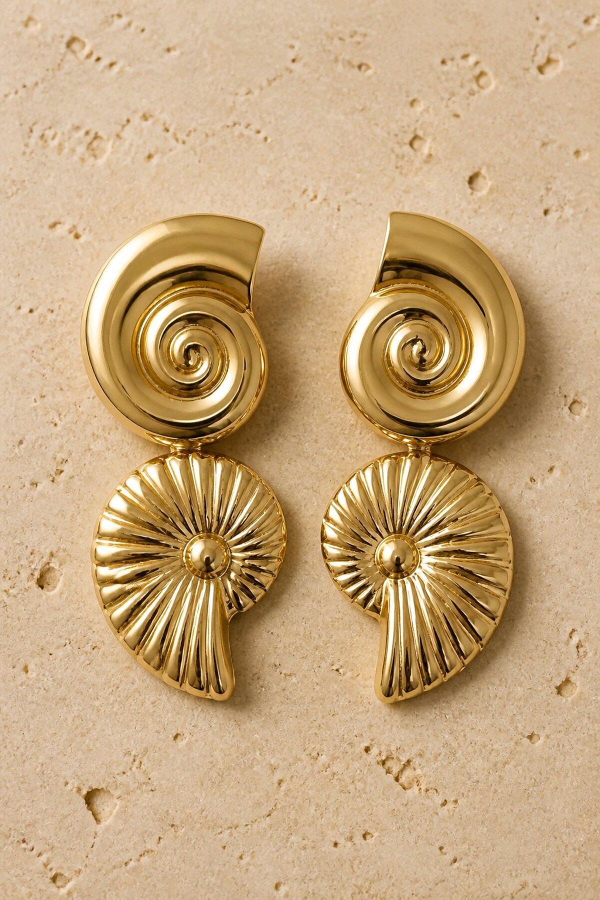 Gold Sallantılı Turuncu Mercan Küpe