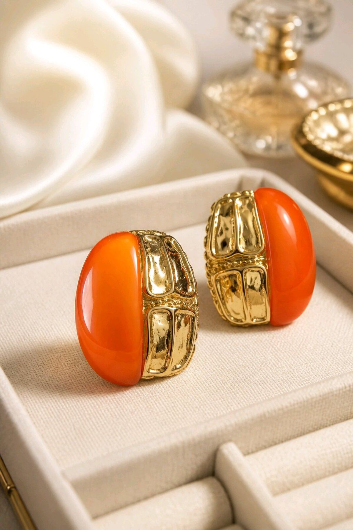 Marka Model, Gold Turuncu Büyük Küpe