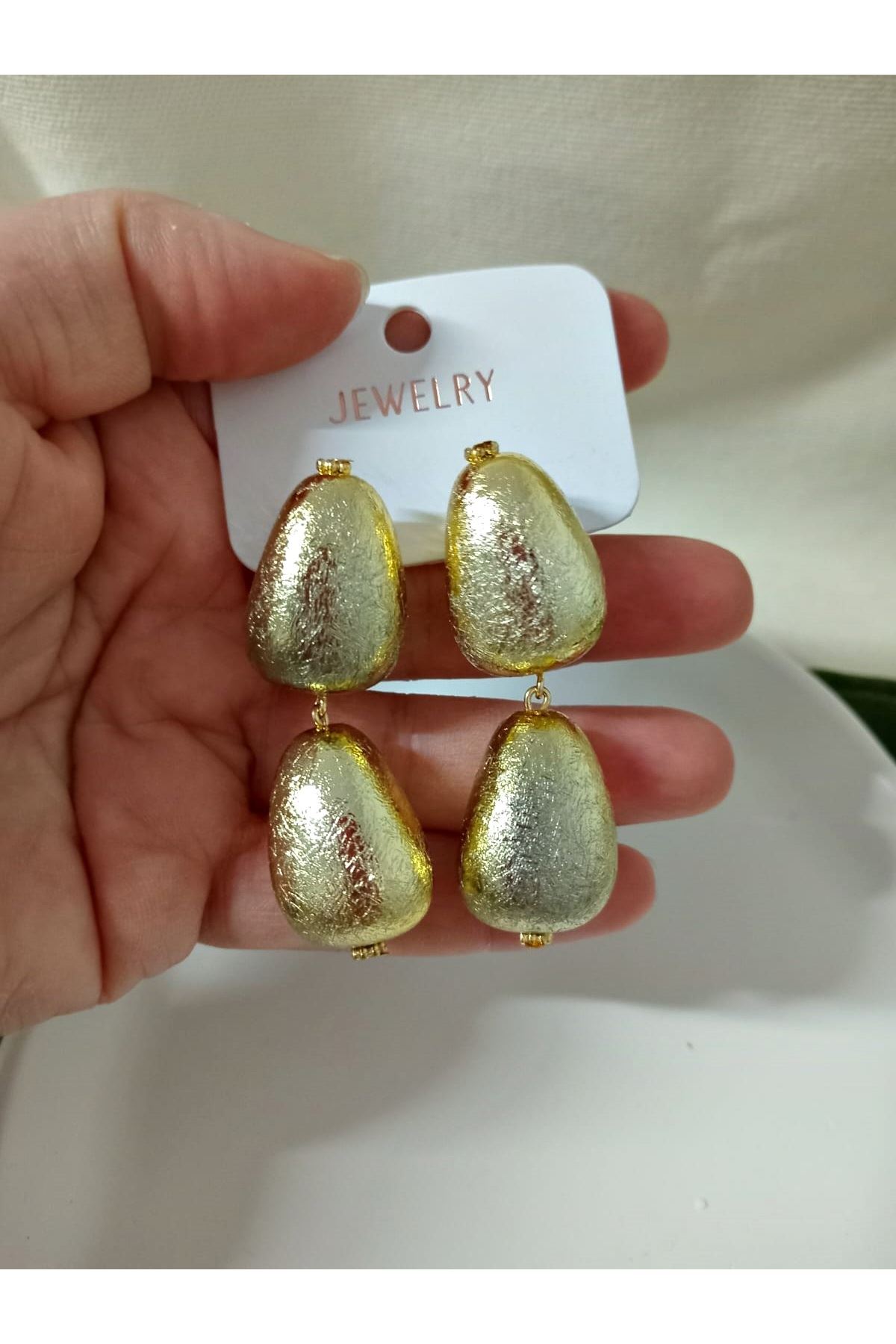 Mat Gold Sallantılı Büyük Kadın Küpe