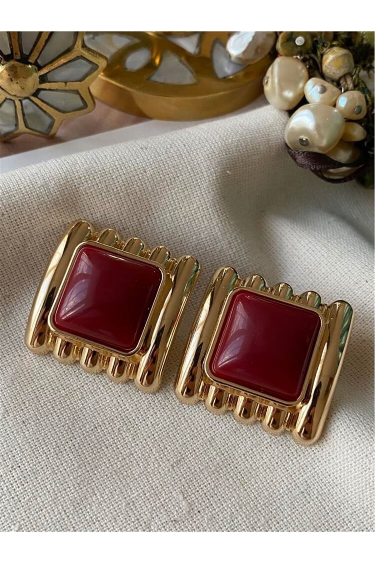 Kare Form Bordo Kadın Küpe