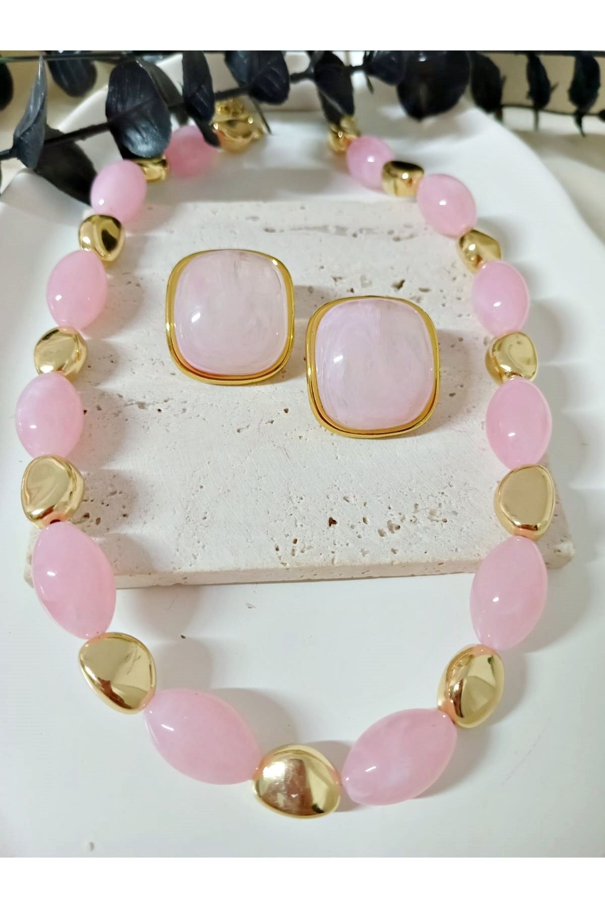 Pembe Çelik Hafif Klasik Kadın Küpe