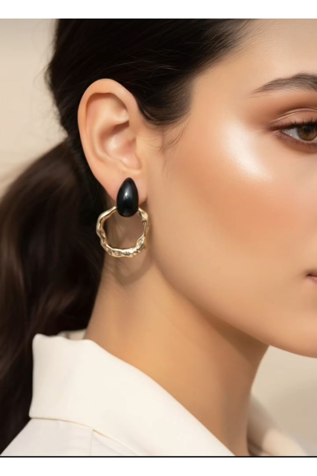Marka Model, Çelik Gold Siyah Küpe