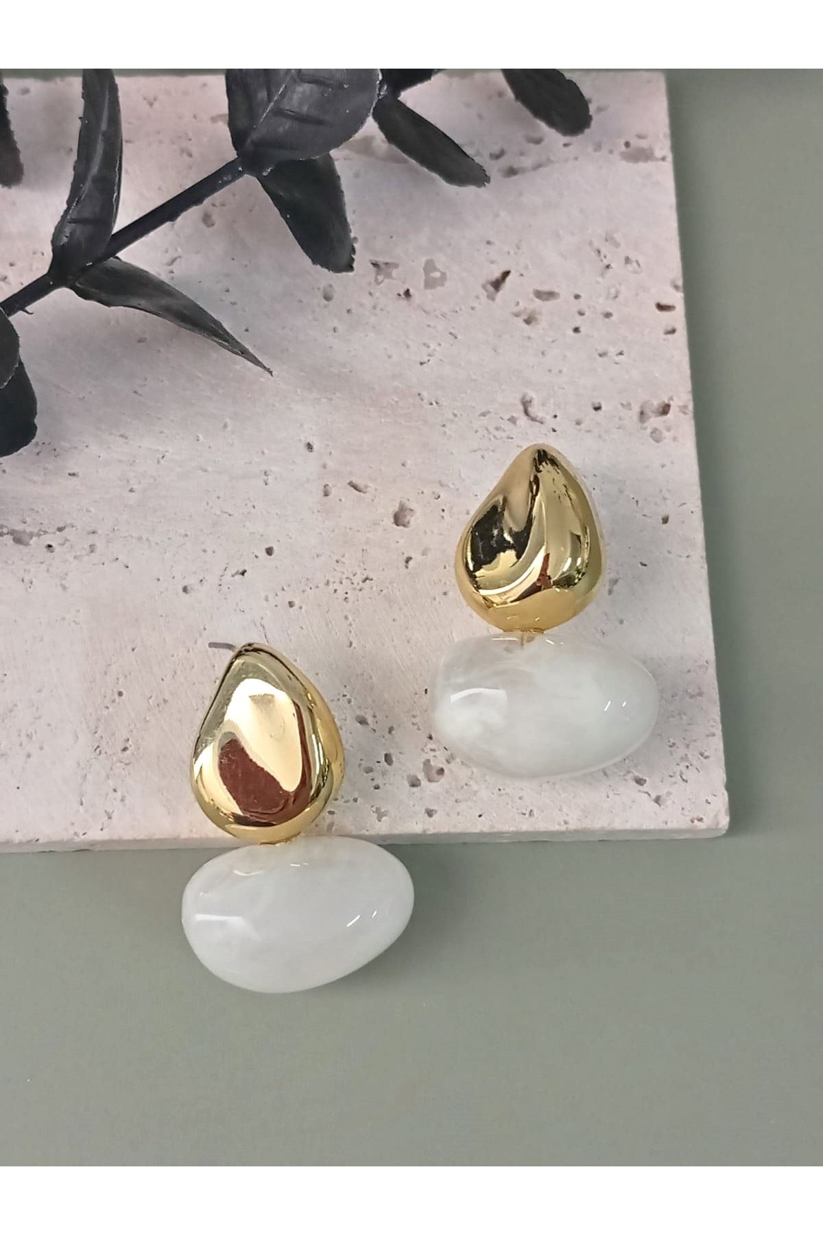 Beyaz Gold Bonbon Hafif Şık Küpe
