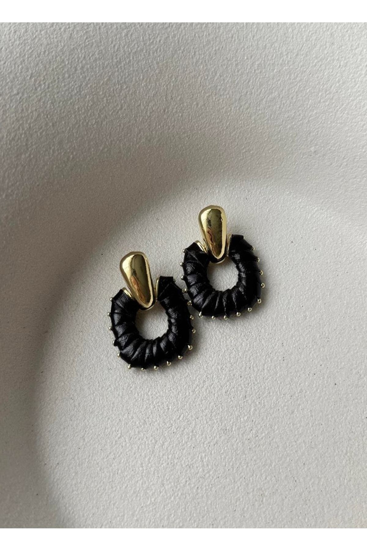 Siyah Deri Küpe, Uzunluk: 3,5cm