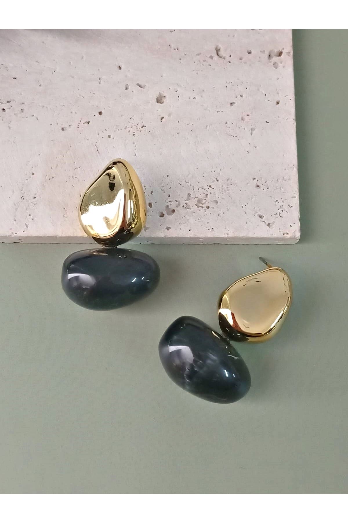 Siyah Gold Bonbon Hafif Şık Küpe
