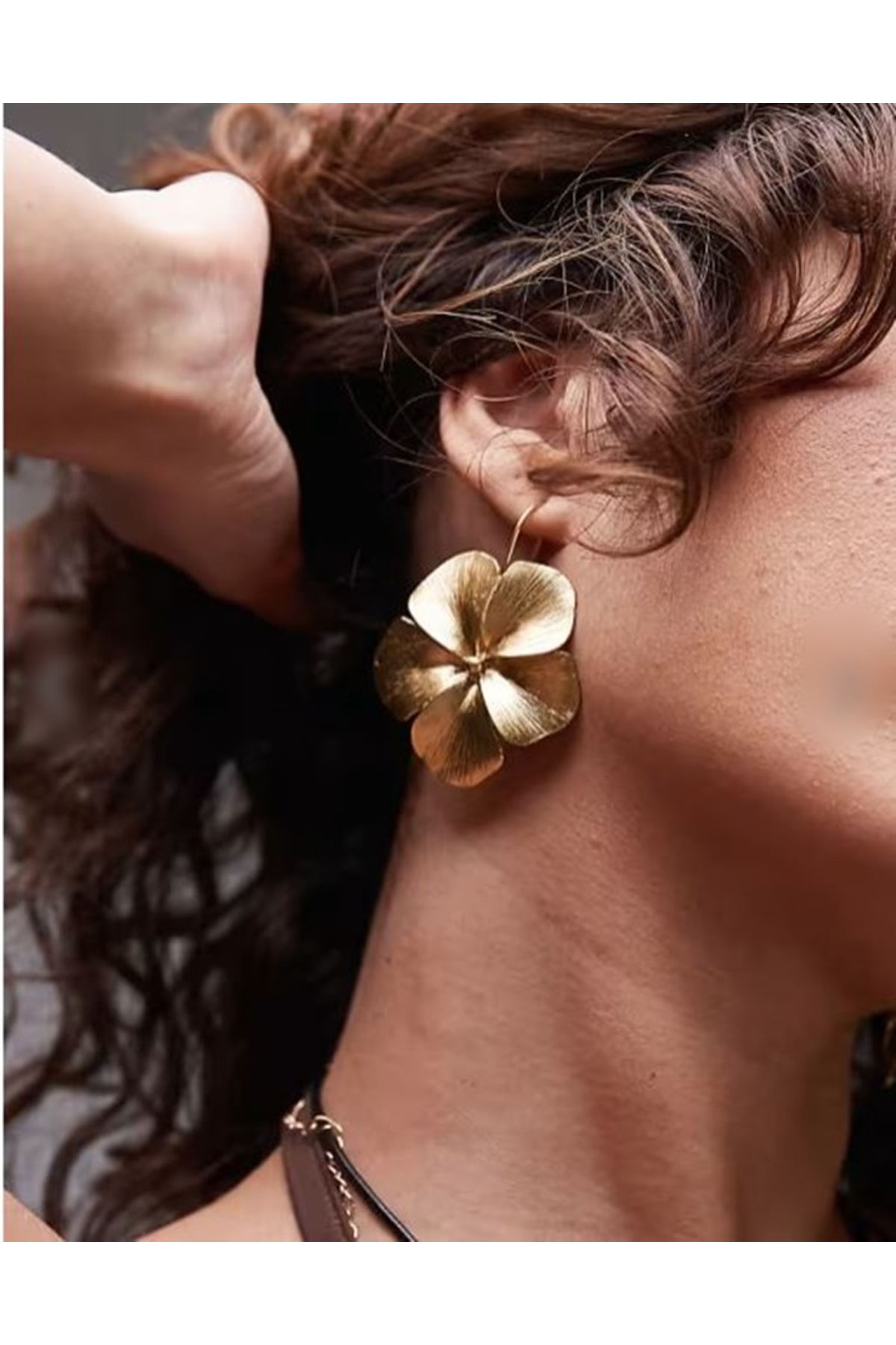 Marka Küpe, Gold Çiçek Şık Kadın Küpe